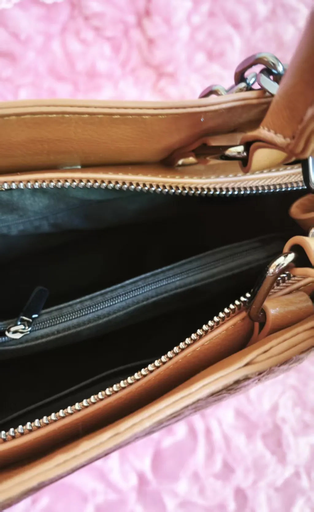حقيبة تسوق بنية دافئة بنقشة جلد الثعبان