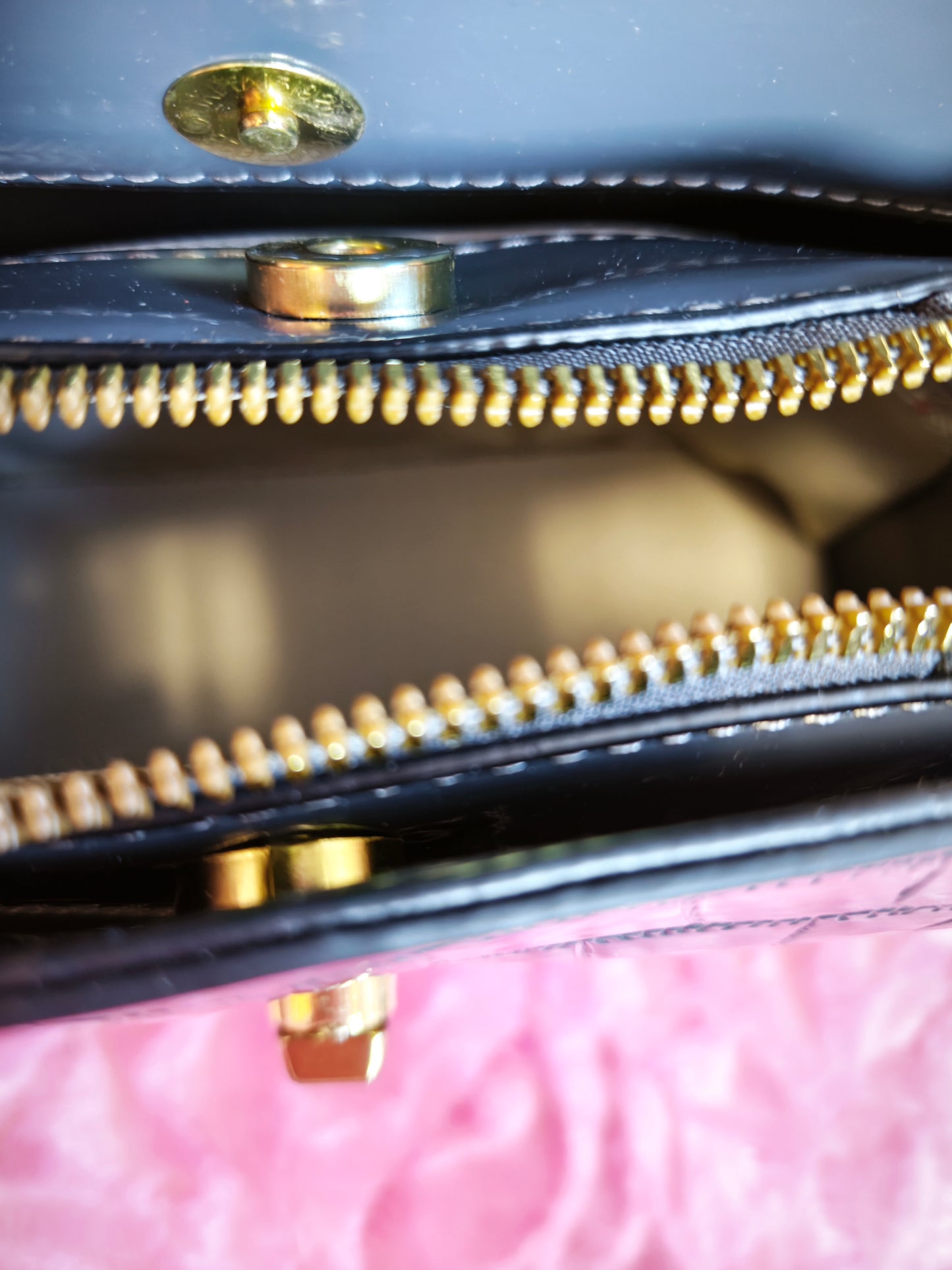 Smoky Gray Gradient Patent Crocodile-Print Flap Handbag