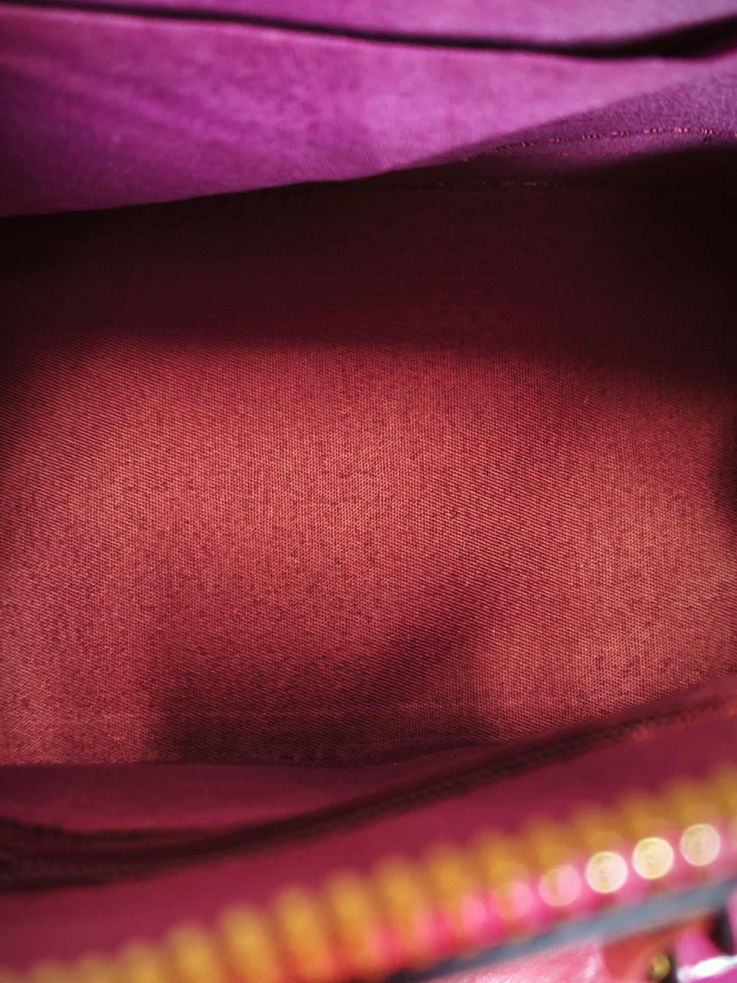 Bright Pink Crocodile-Print Shell-Shaped Handbag