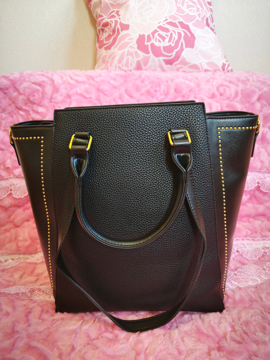 Black Lychee-Patterned Handbag with Rivet Embellishment
