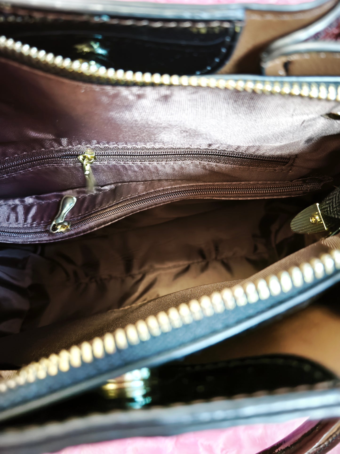 Tan-Brown Gradient Patent 3D Crocodile-Print Handbag with Contrast Handles