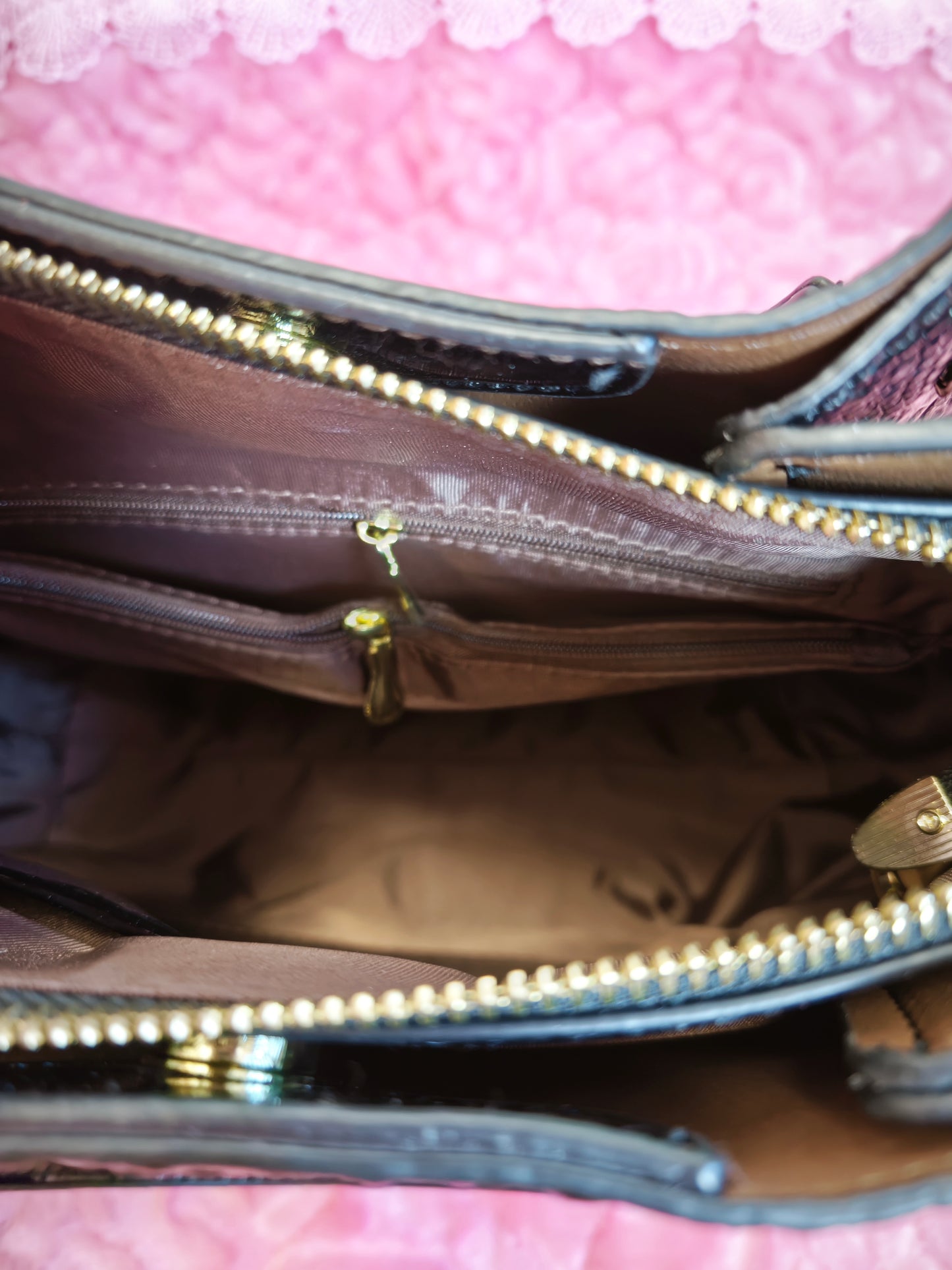 Black-Purple Gradient Patent 3D Crocodile-Print Handbag with Contrast Handles