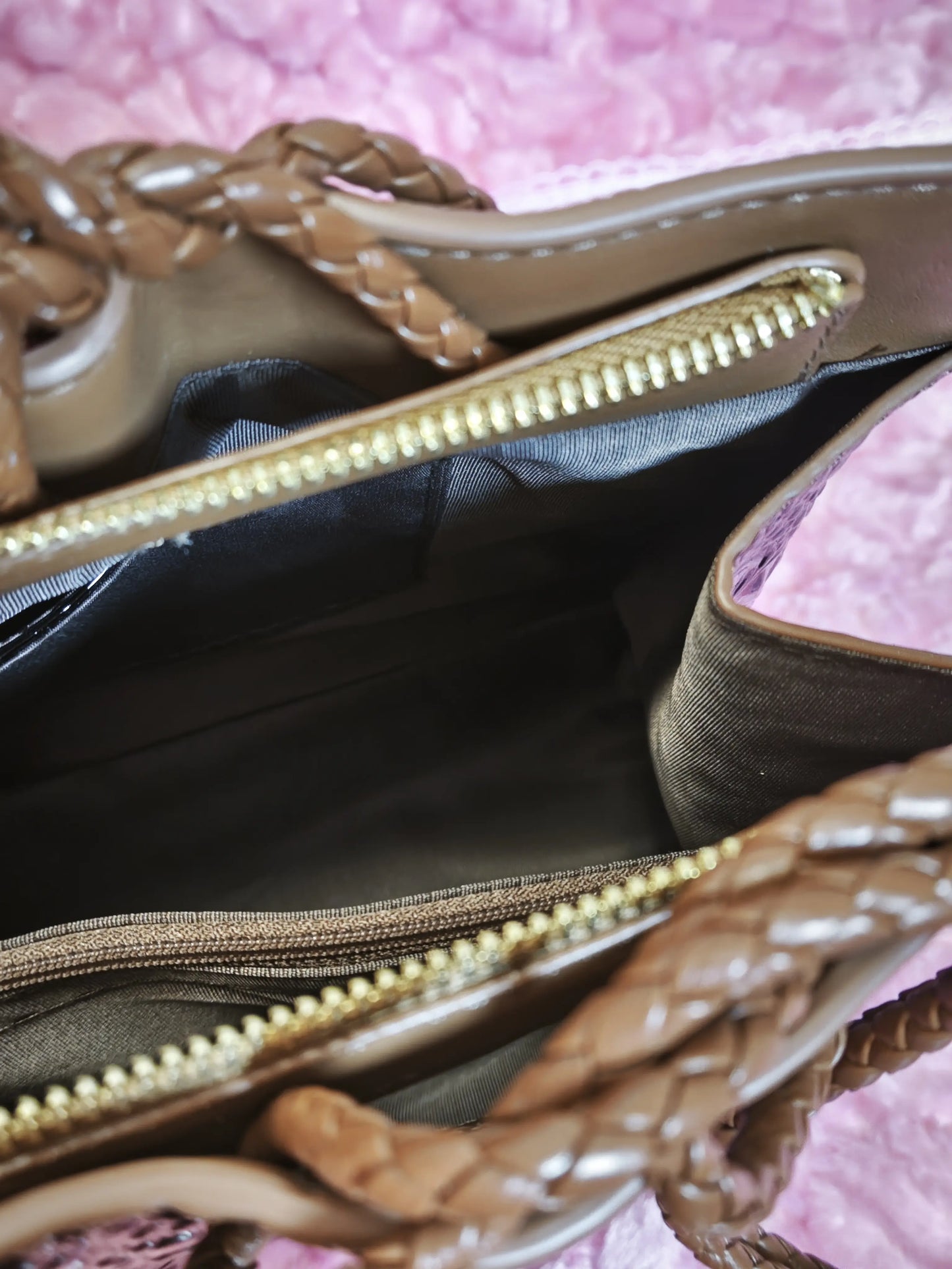 Dark Coffee Crocodile Pattern Woven Handle Tote Bag (M200)