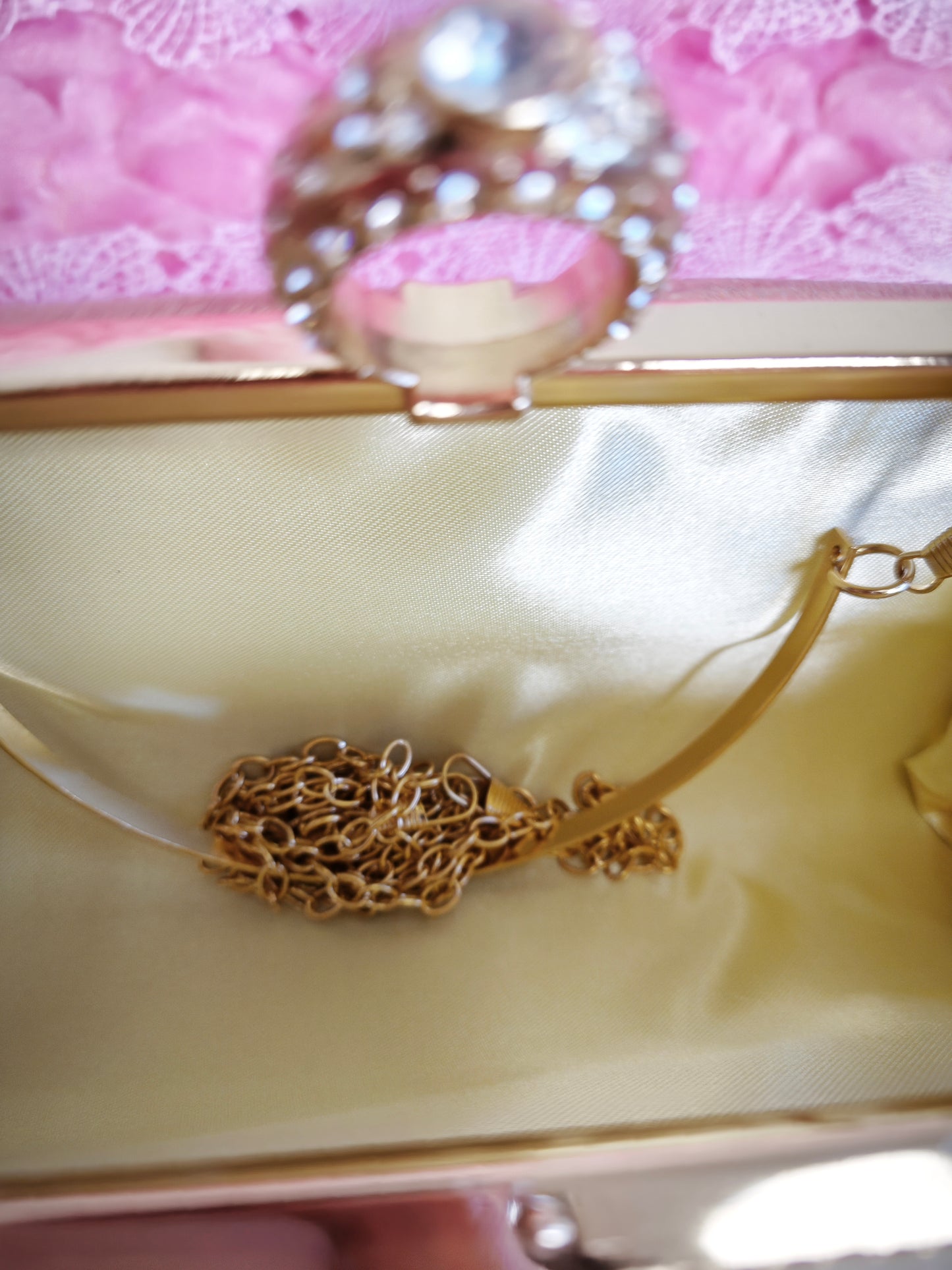 Off-White Pearl & Gold Crystal Tassel Hoop-Handle Evening Clutch