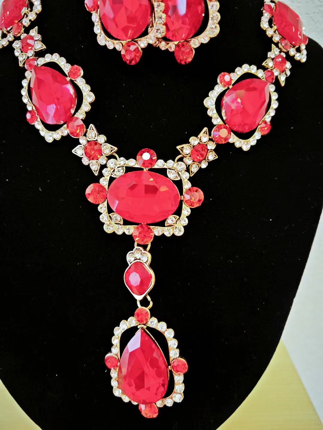 Gold-Plated Red Crystal Star Diamond Tassel Necklace & Earring Set