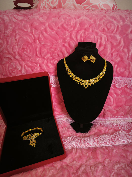 Majestic Gold Floral Filigree Regal Set