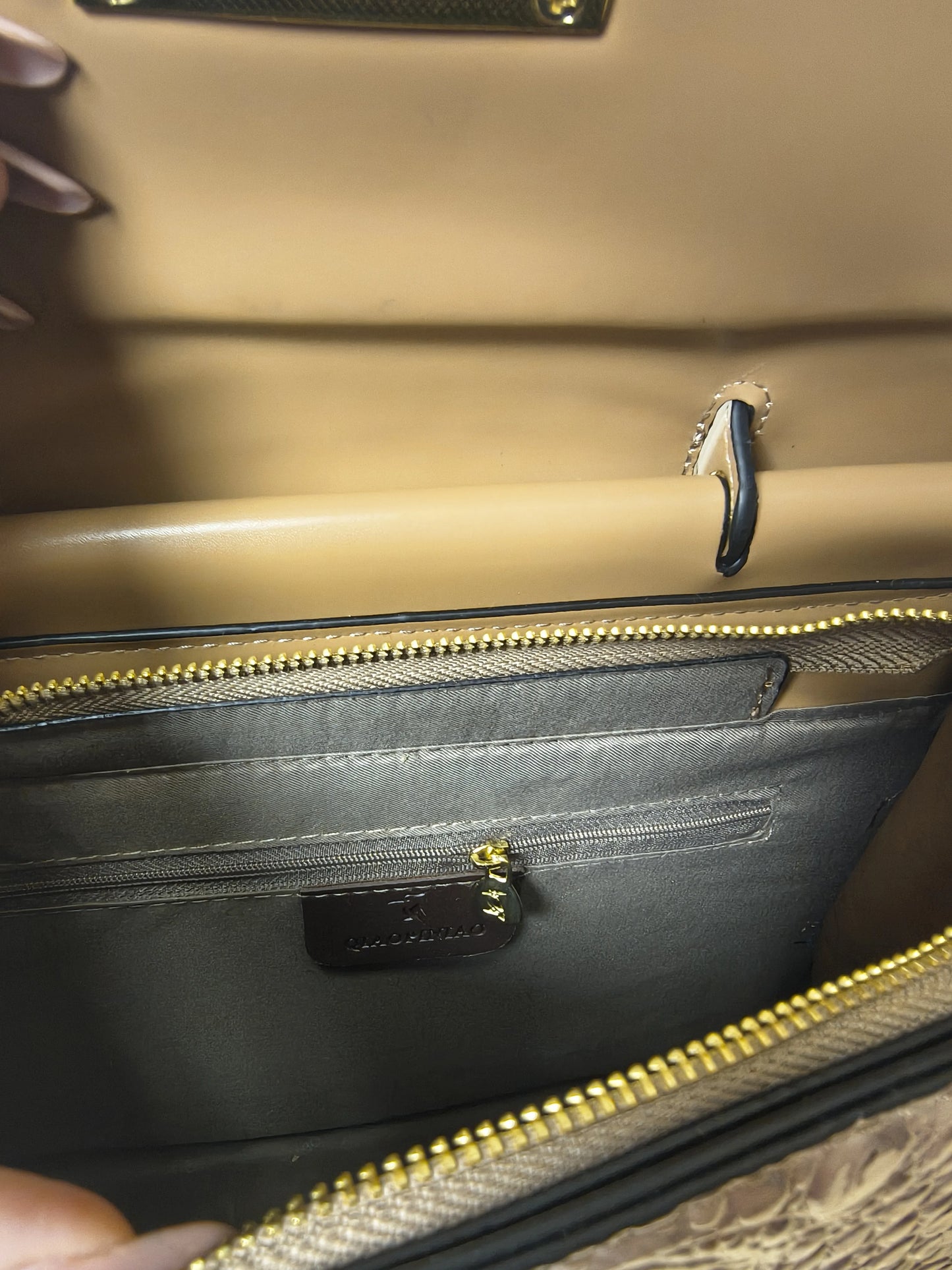 Khaki Gradient Crocodile Embossed Structured Bag (E103)