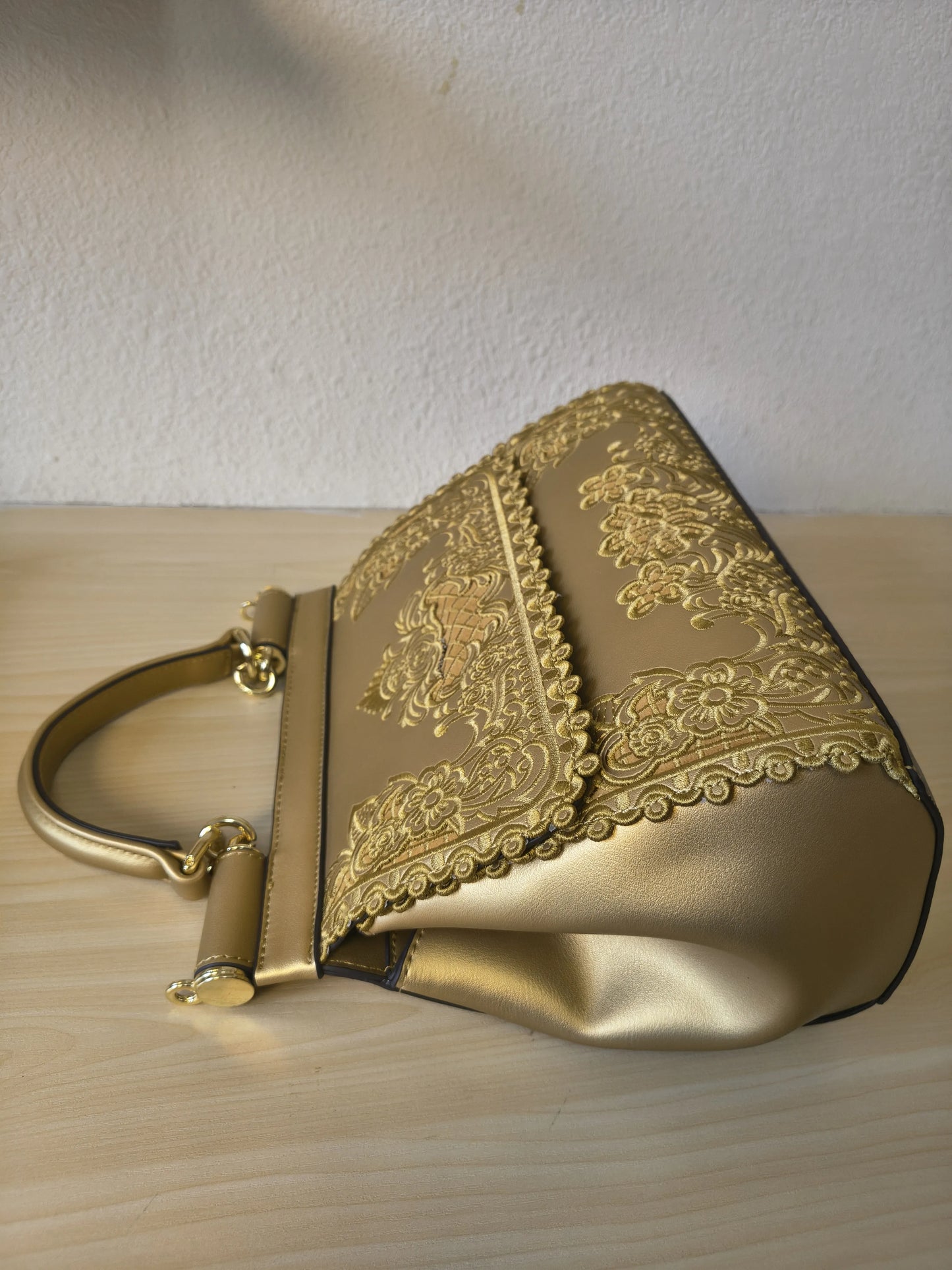 Luxury Gold Gilded Metallic Lace-embroidered Bag (E128)
