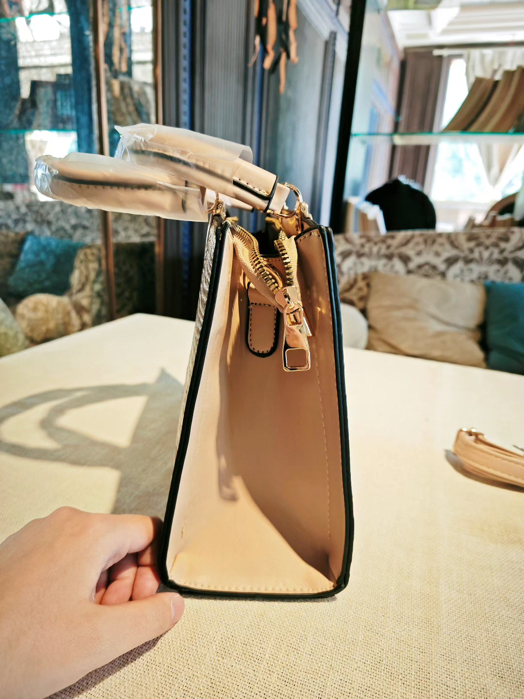 Light Khaki Crocodile Pattern Top-Handle Mother-and-Son Bag