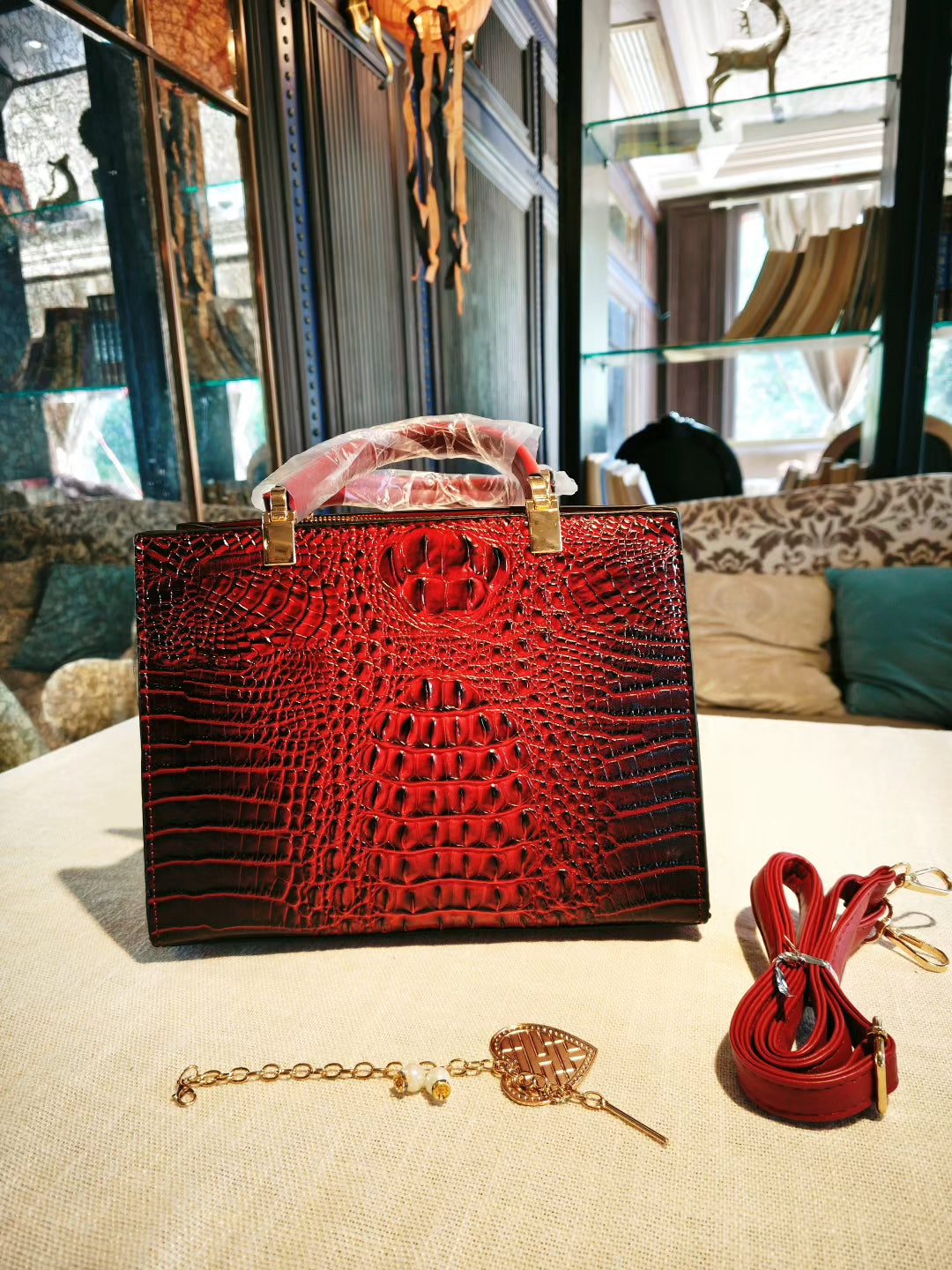 Red Crocodile-Embossed Top-Handle Mother-and-Son Bag with Detachable Strap and Charm
