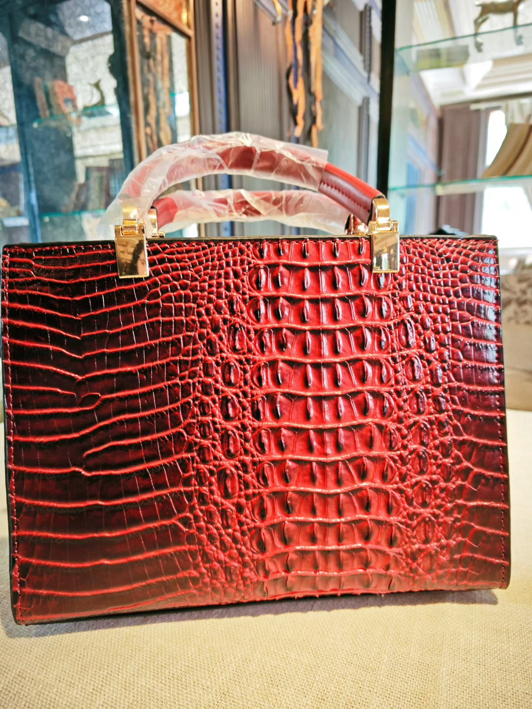 Red Crocodile-Embossed Top-Handle Mother-and-Son Bag with Detachable Strap and Charm