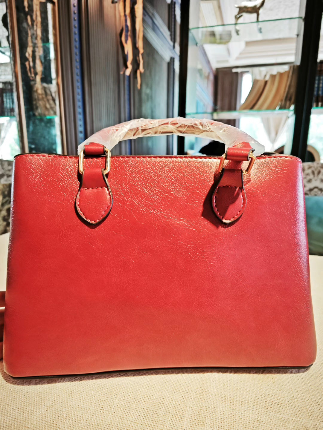 Red Crocodile-Embossed Color-Block 3-Piece Bag Set with Detachable Strap