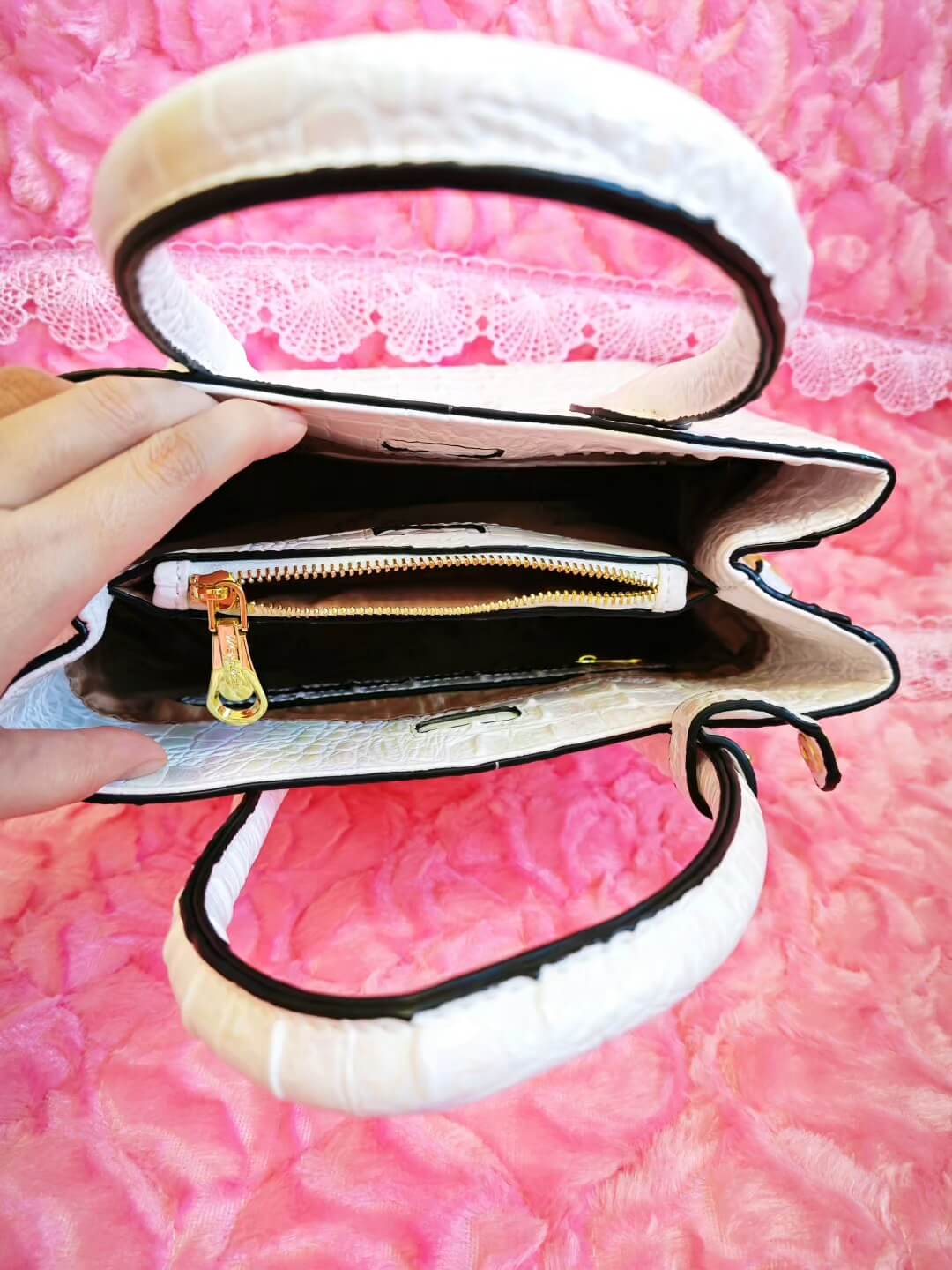 Iridescent Croc-Embossed Tote Bag (M02)