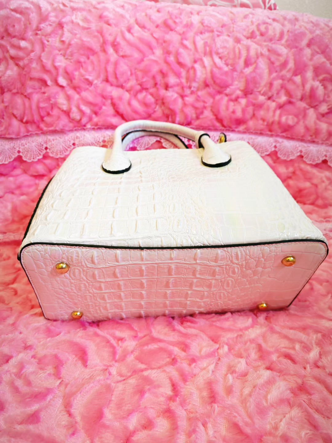 White Croc-Embossed Elegant Tote Bag