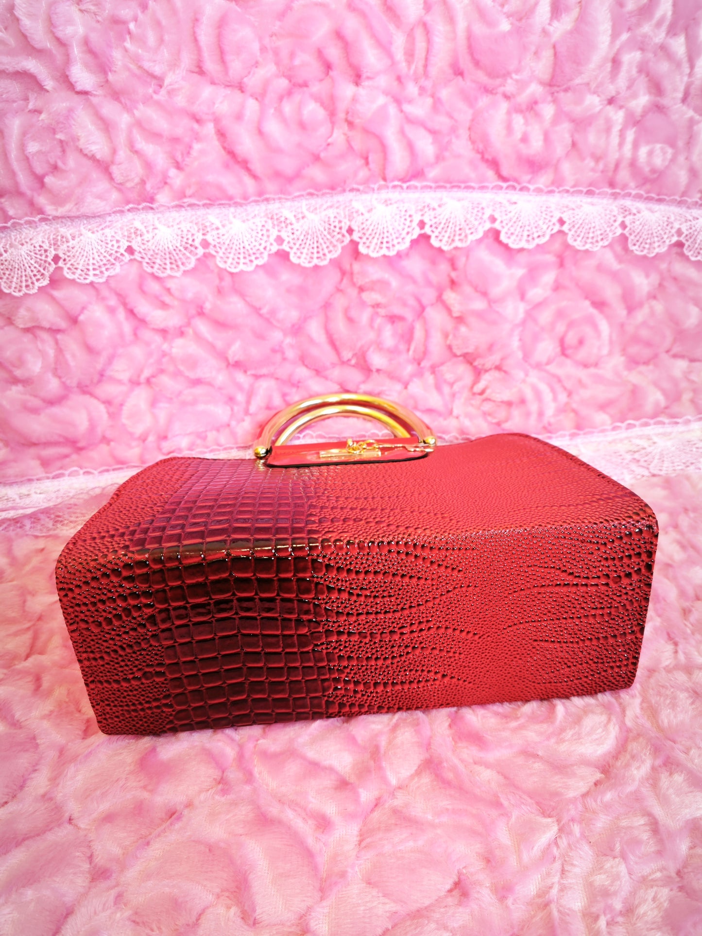 Red-Brown Gradient Crocodile-Print Mini Handbag with Gold Accents