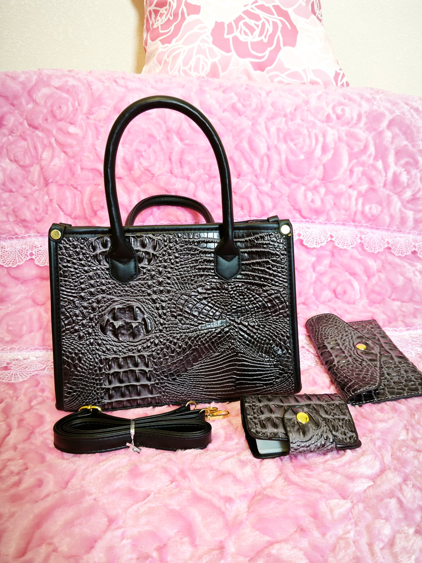 Black Gradient Crocodile-Print Contrast Handbag