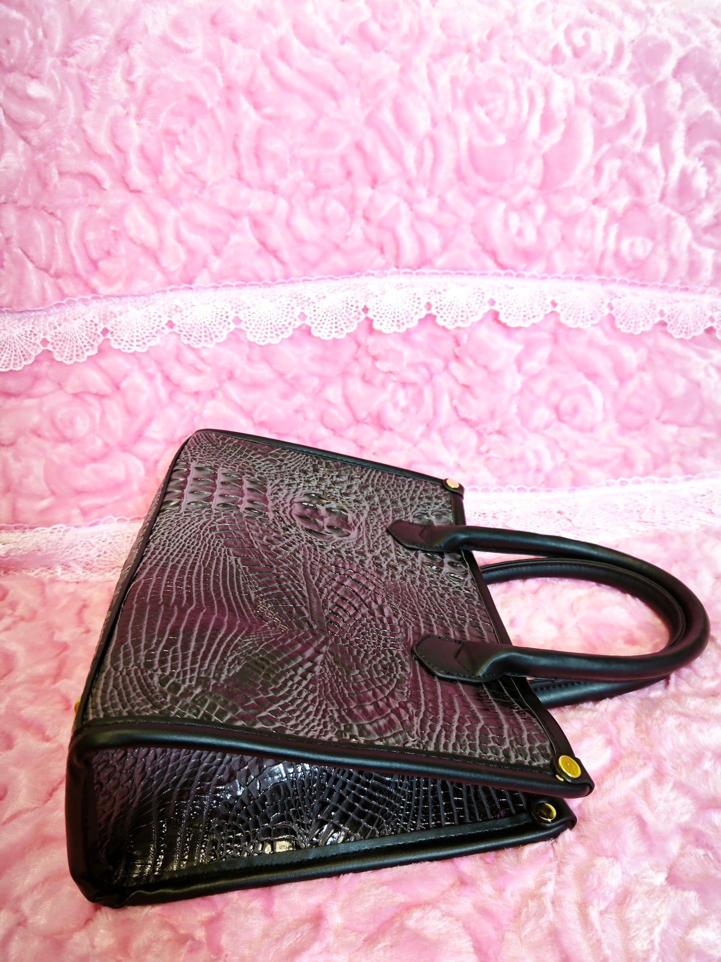 Black Gradient Crocodile-Print Contrast Handbag