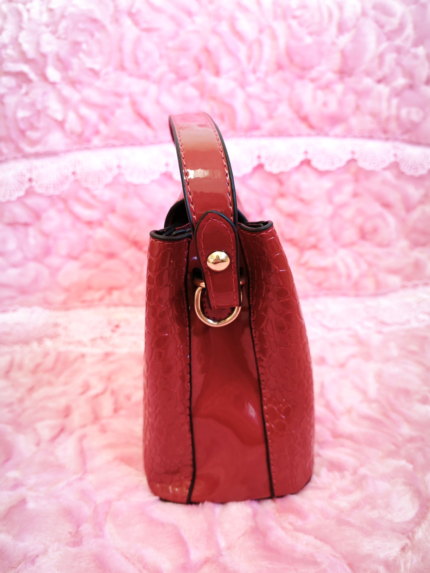 Burgundy Patent Crocodile-Print Handbag with Metal Round Buckle