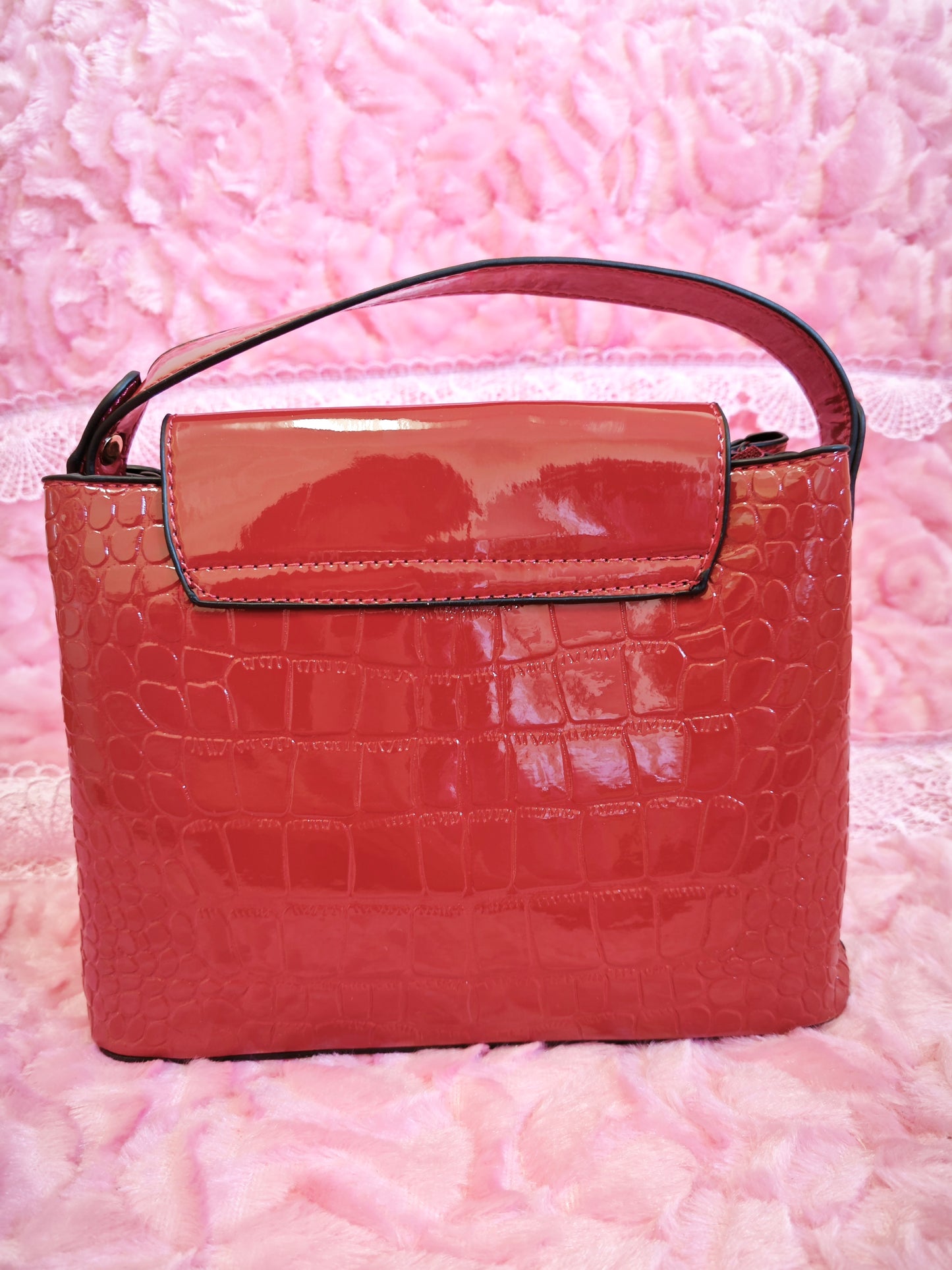 Burgundy Patent Crocodile-Print Handbag with Metal Round Buckle