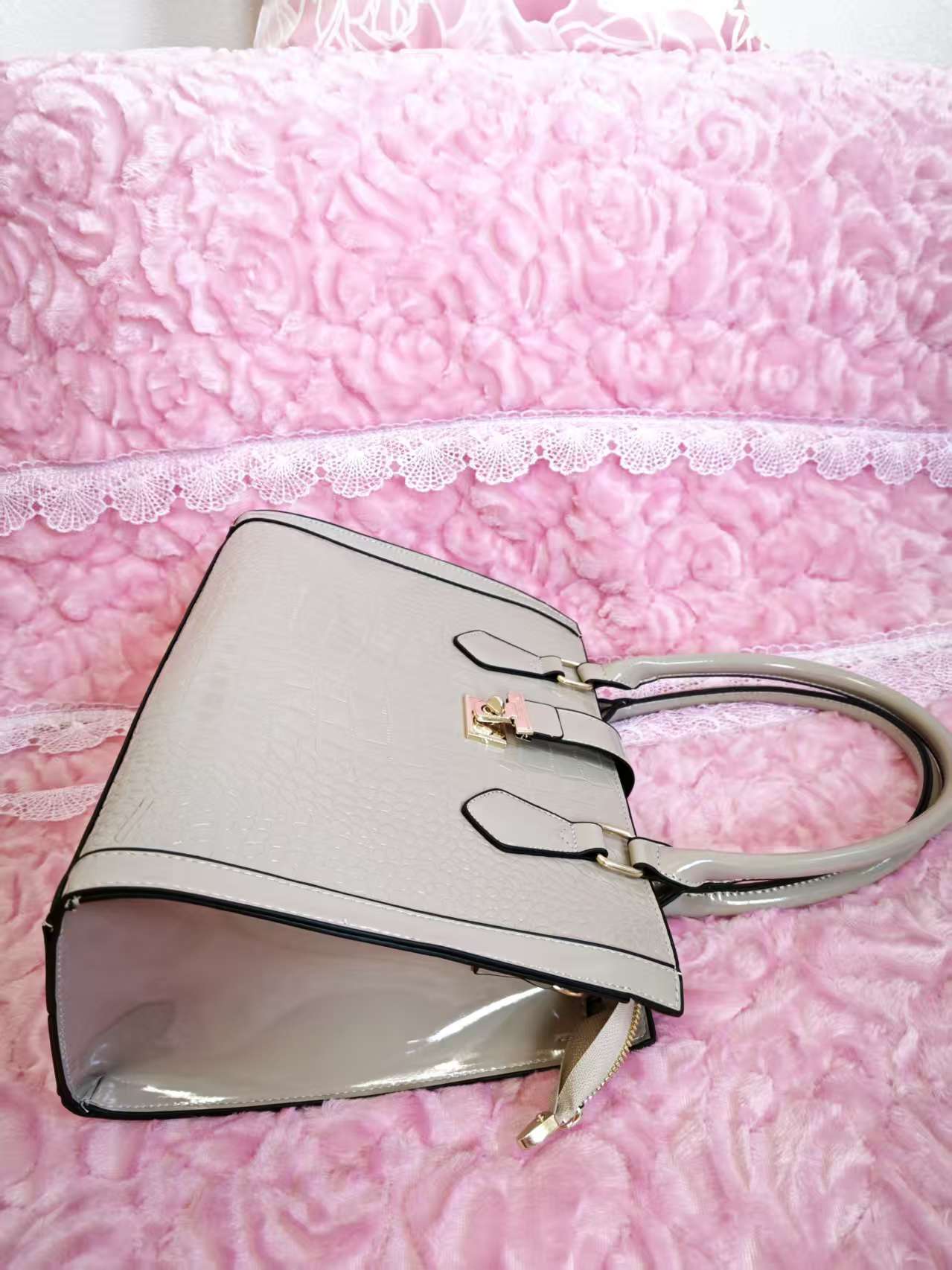 Light Gray Patent Crocodile 3-Piece Handbag