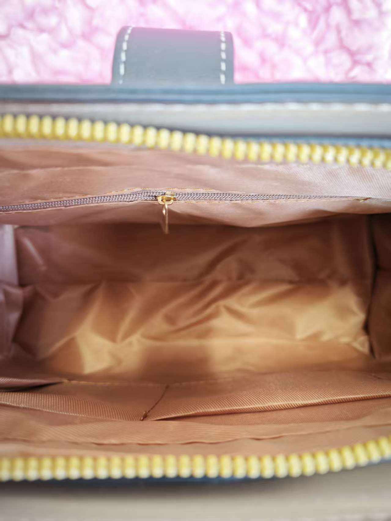 Light Gray Patent Crocodile 3-Piece Handbag