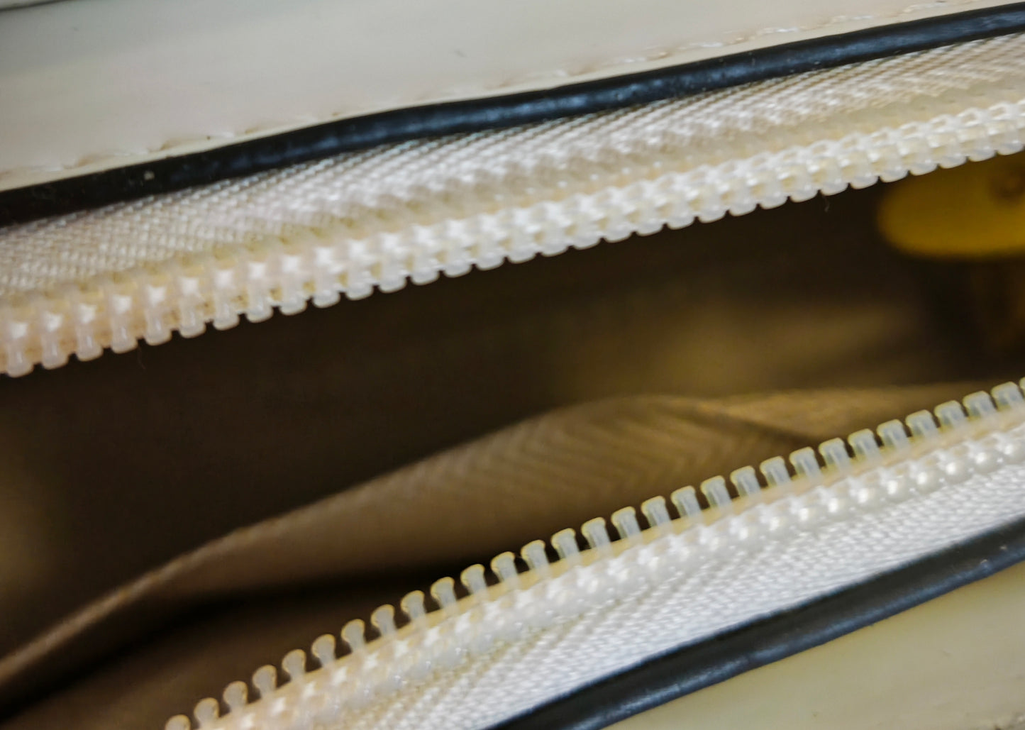 Off-White & Black Crocodile-Print Handbag