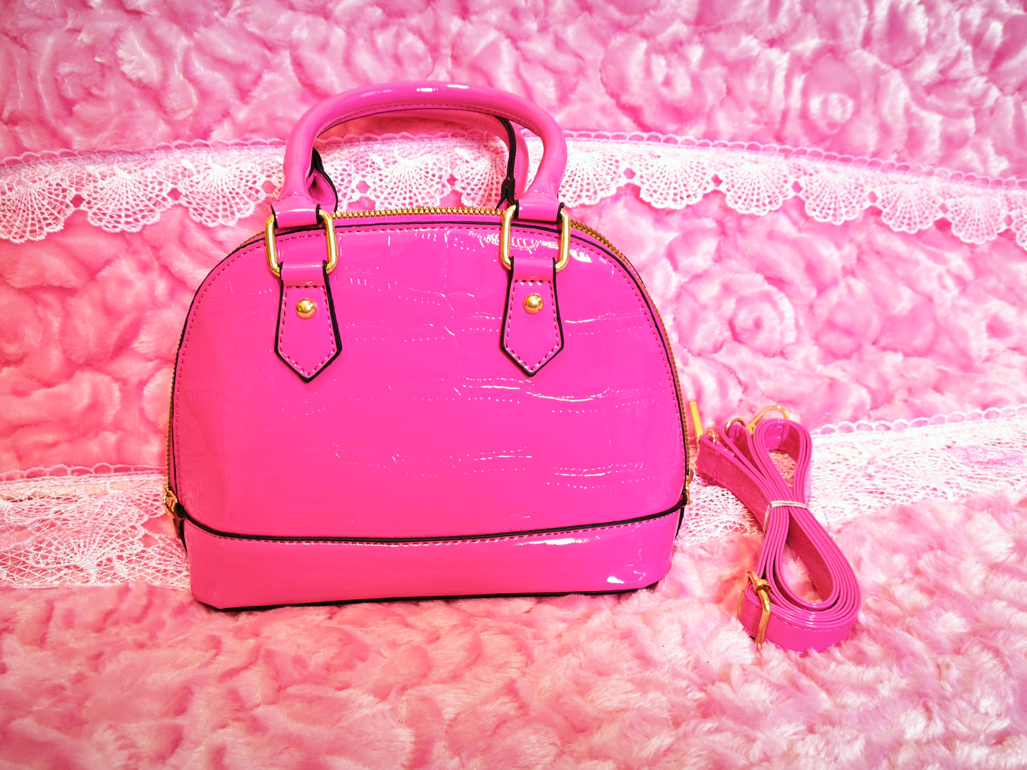 Bright Pink Crocodile-Print Shell-Shaped Handbag