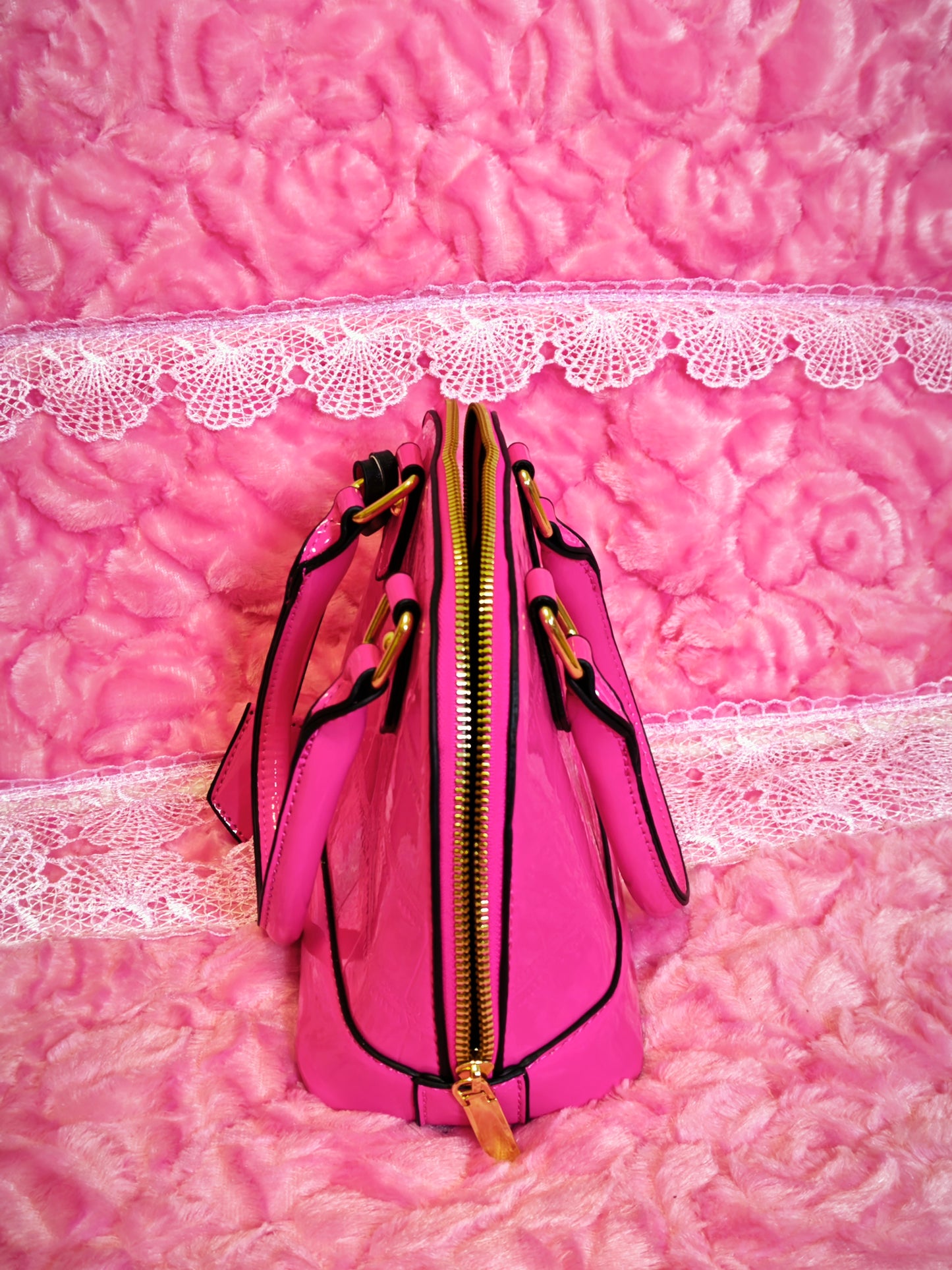 Bright Pink Crocodile-Print Shell-Shaped Handbag