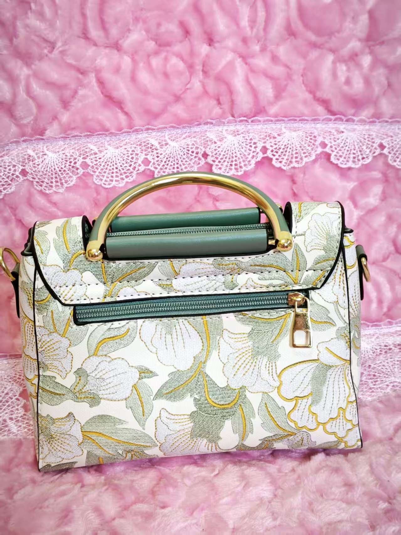 White Floral-Patterned Handbag with Dark Green Accents