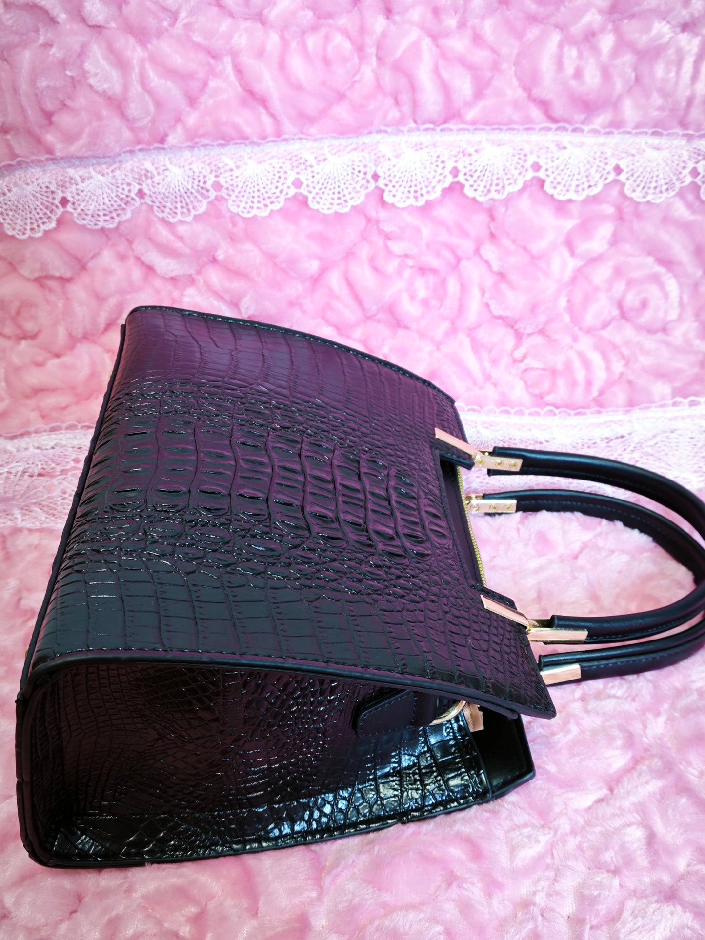 Black 3D Crocodile-Print Handbag