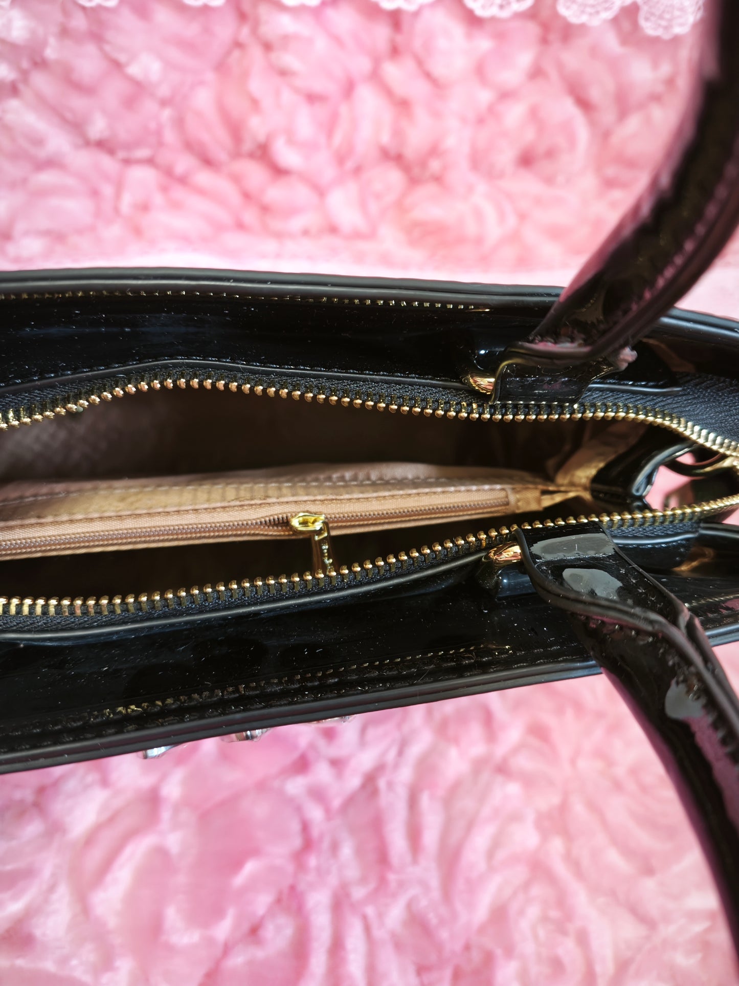 Black-Grey Gradient Crocodile-Print Handbag with Crystal Embellishment