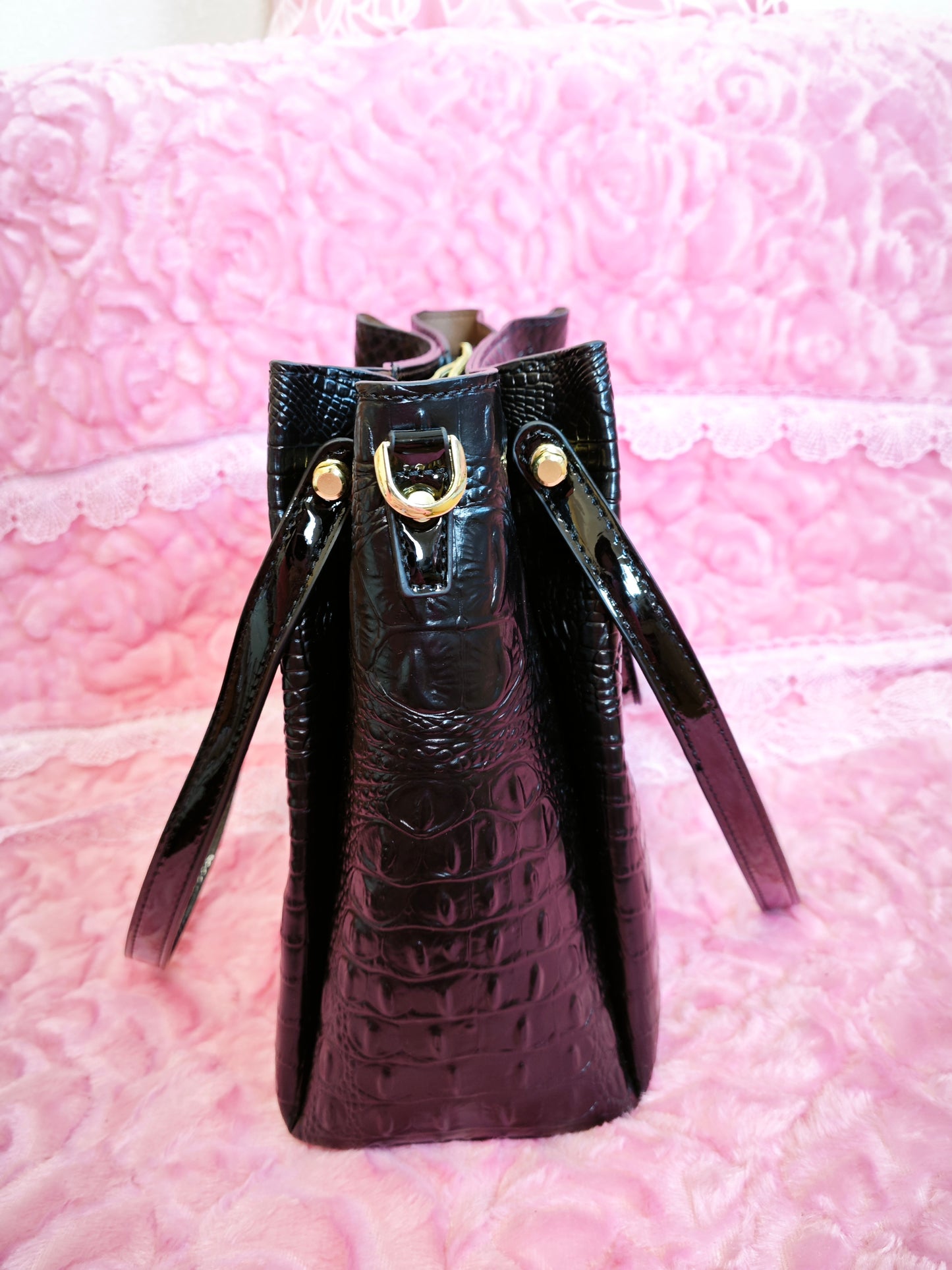 Black-Purple Gradient Patent 3D Crocodile-Print Handbag with Contrast Handles