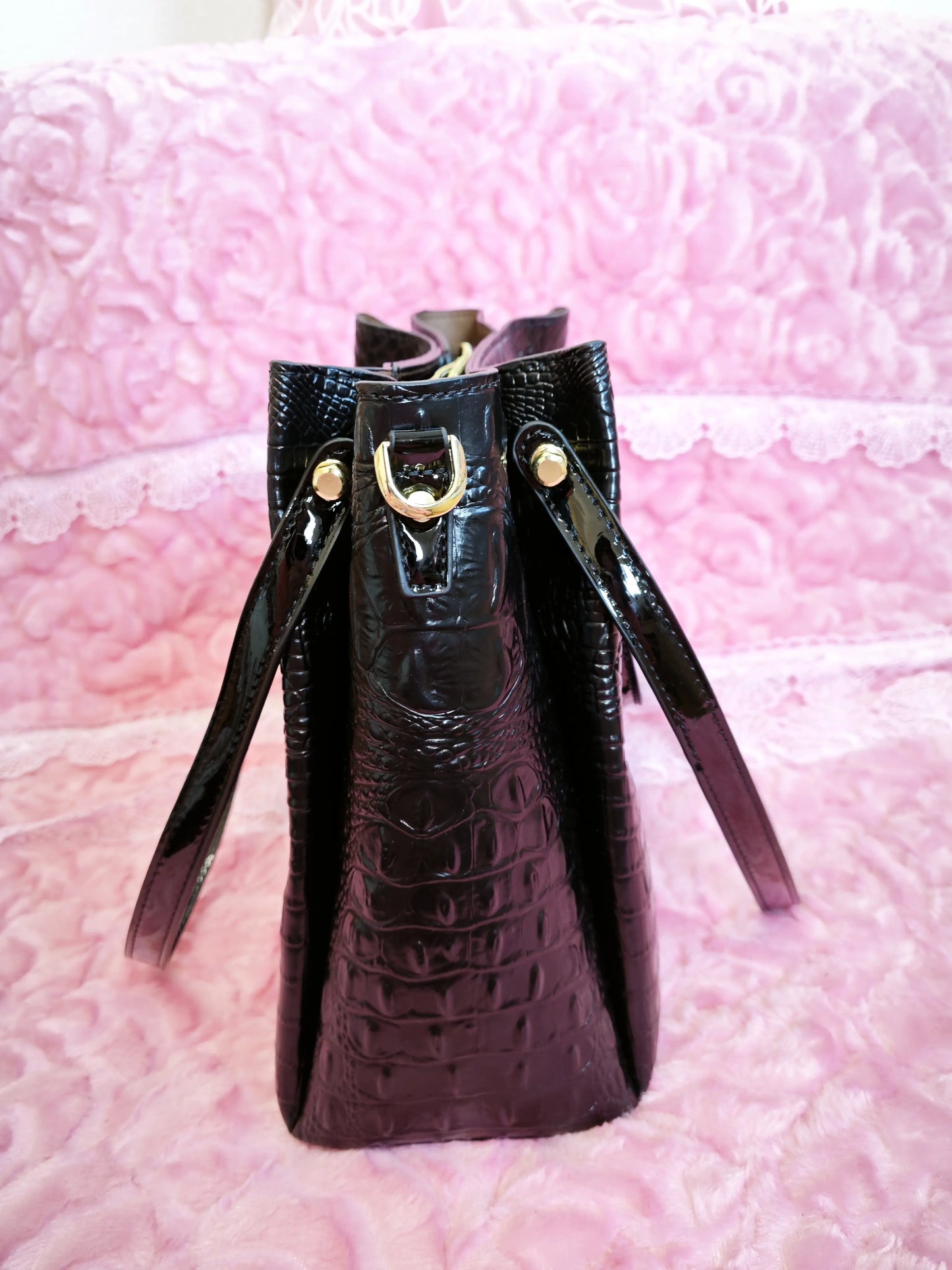 Jet Black Crocodile Pattern Color-Block Handle Large Bucket Bag (M193)