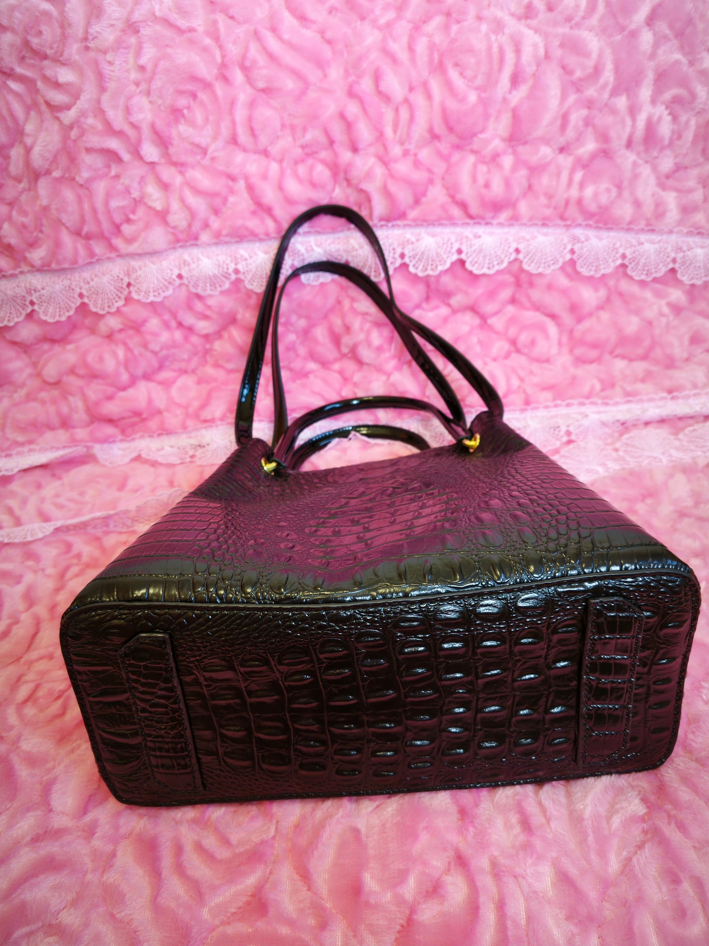 Black-Purple Gradient Patent 3D Crocodile-Print Handbag with Contrast Handles