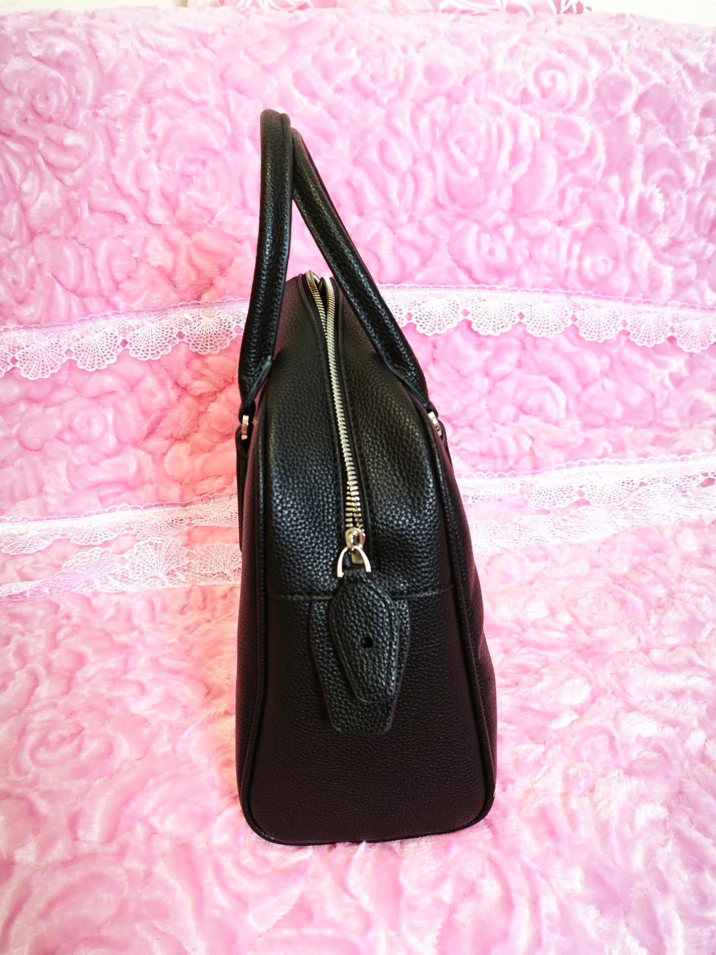 Black Lychee-Patterned Handbag with Metal Buckles