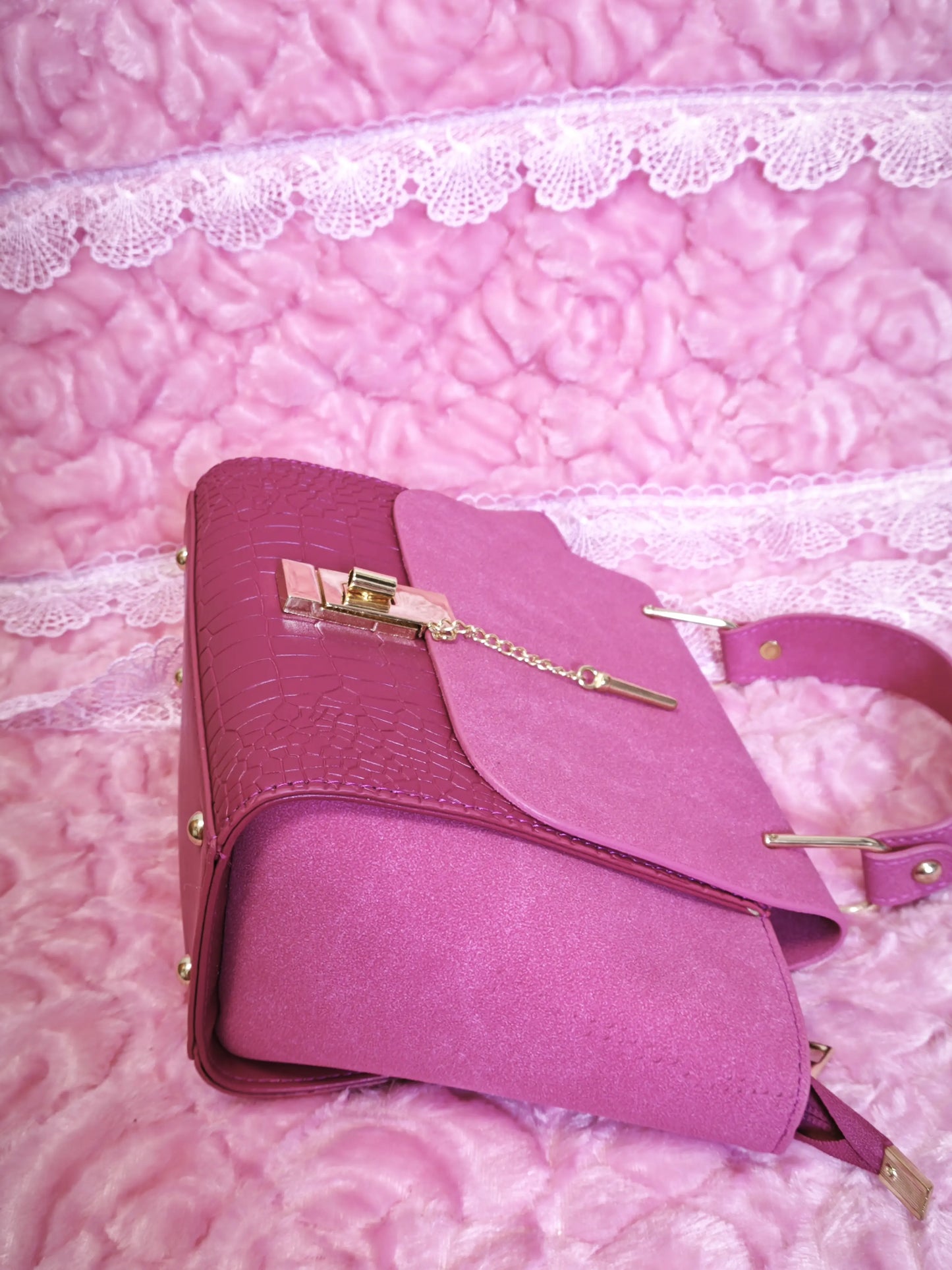 Magenta Suede Crocodile Pattern Trapezoidal Square Bag (M205)