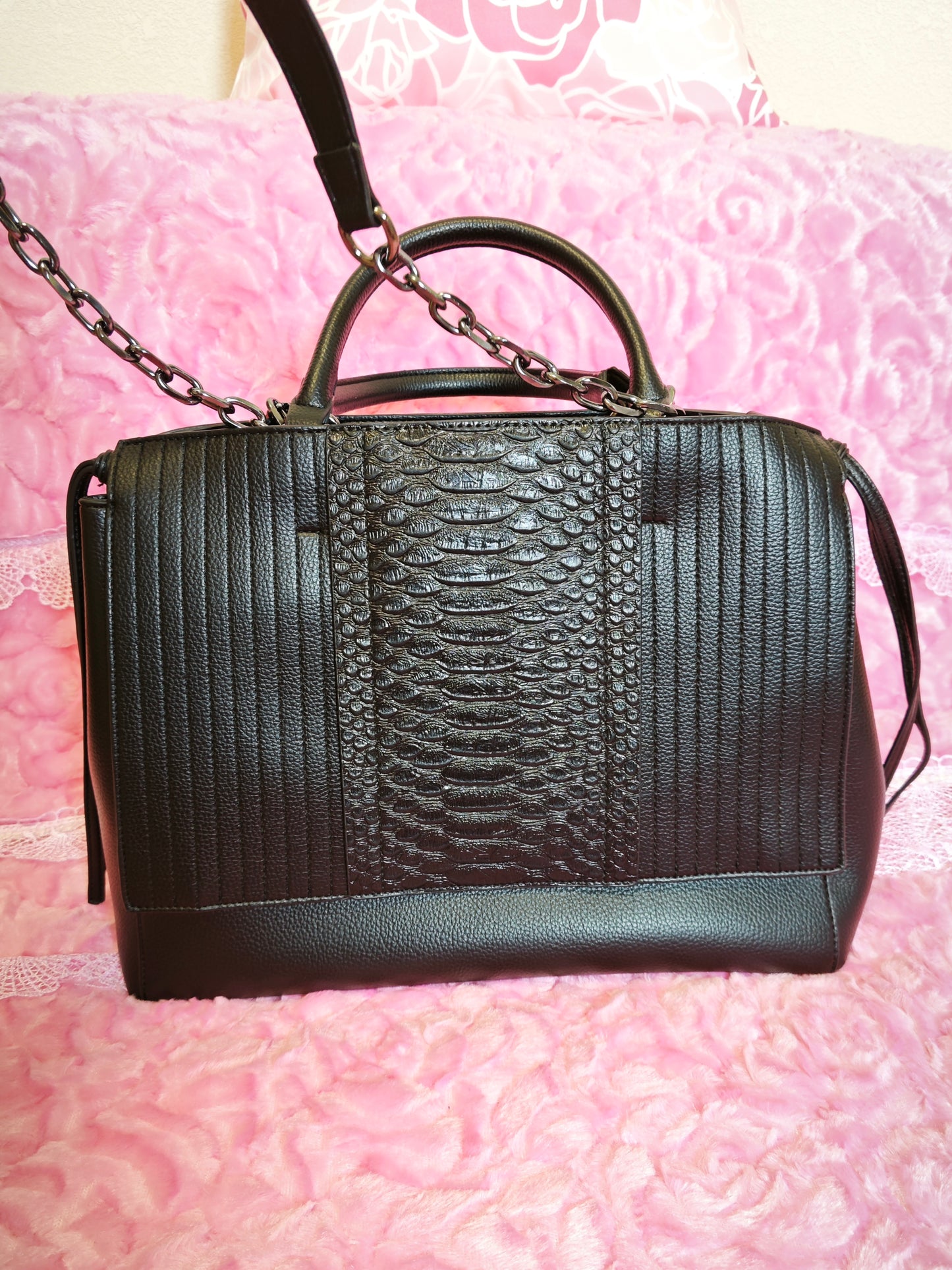 Black Lychee-Patterned & Snake-Print Handbag with Metal Chain