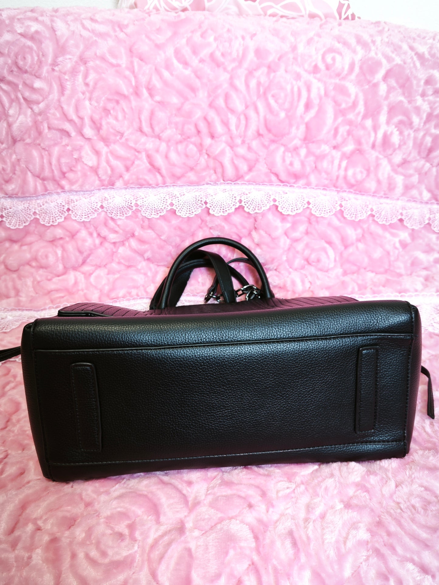 Black Lychee-Patterned & Snake-Print Handbag with Metal Chain