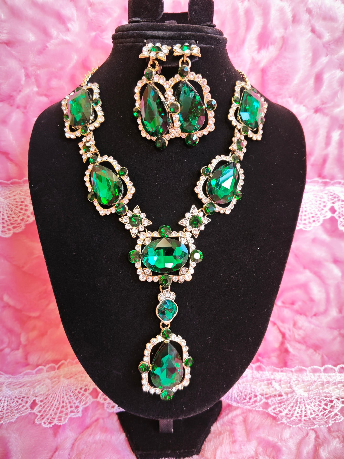 Luxury Emerald Crystal Necklace & Earring Set