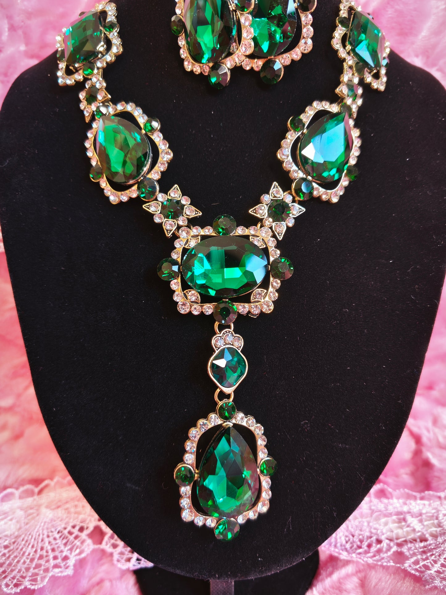 Luxury Emerald Crystal Necklace & Earring Set