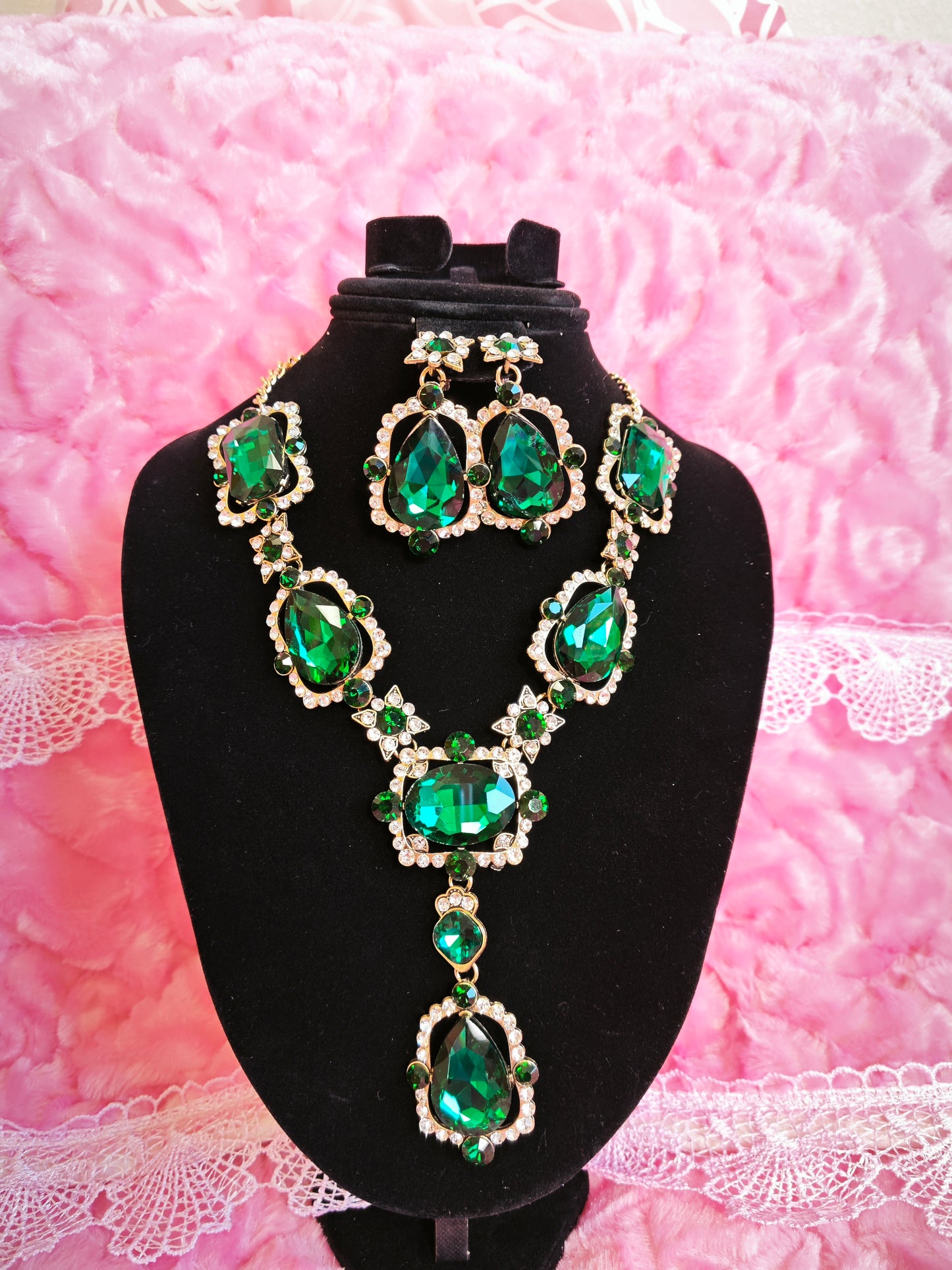 Luxury Emerald Crystal Necklace & Earring Set