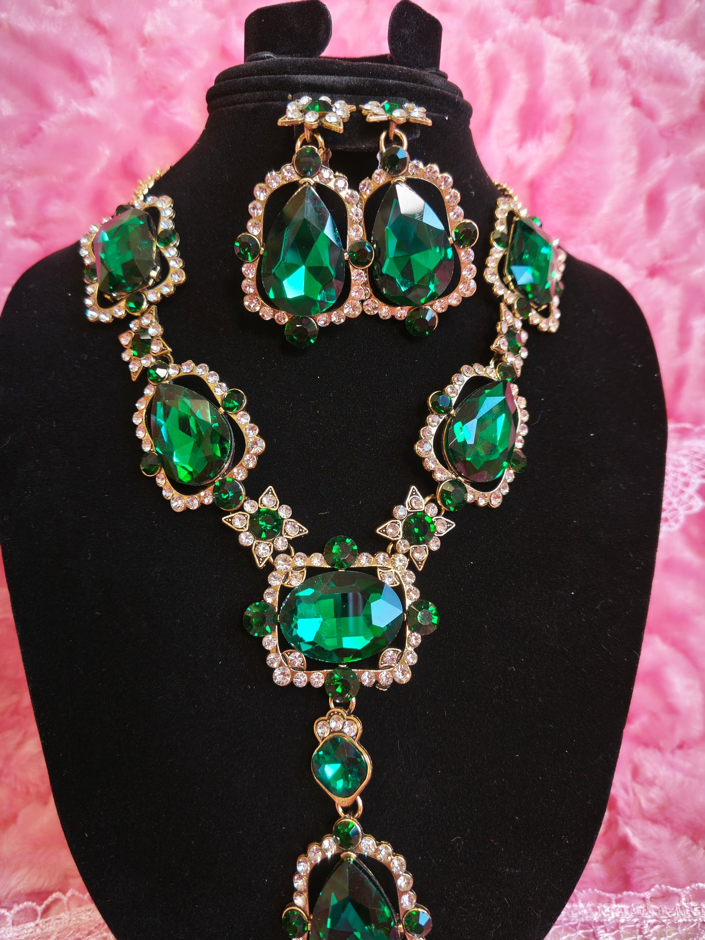 Luxury Emerald Crystal Necklace & Earring Set