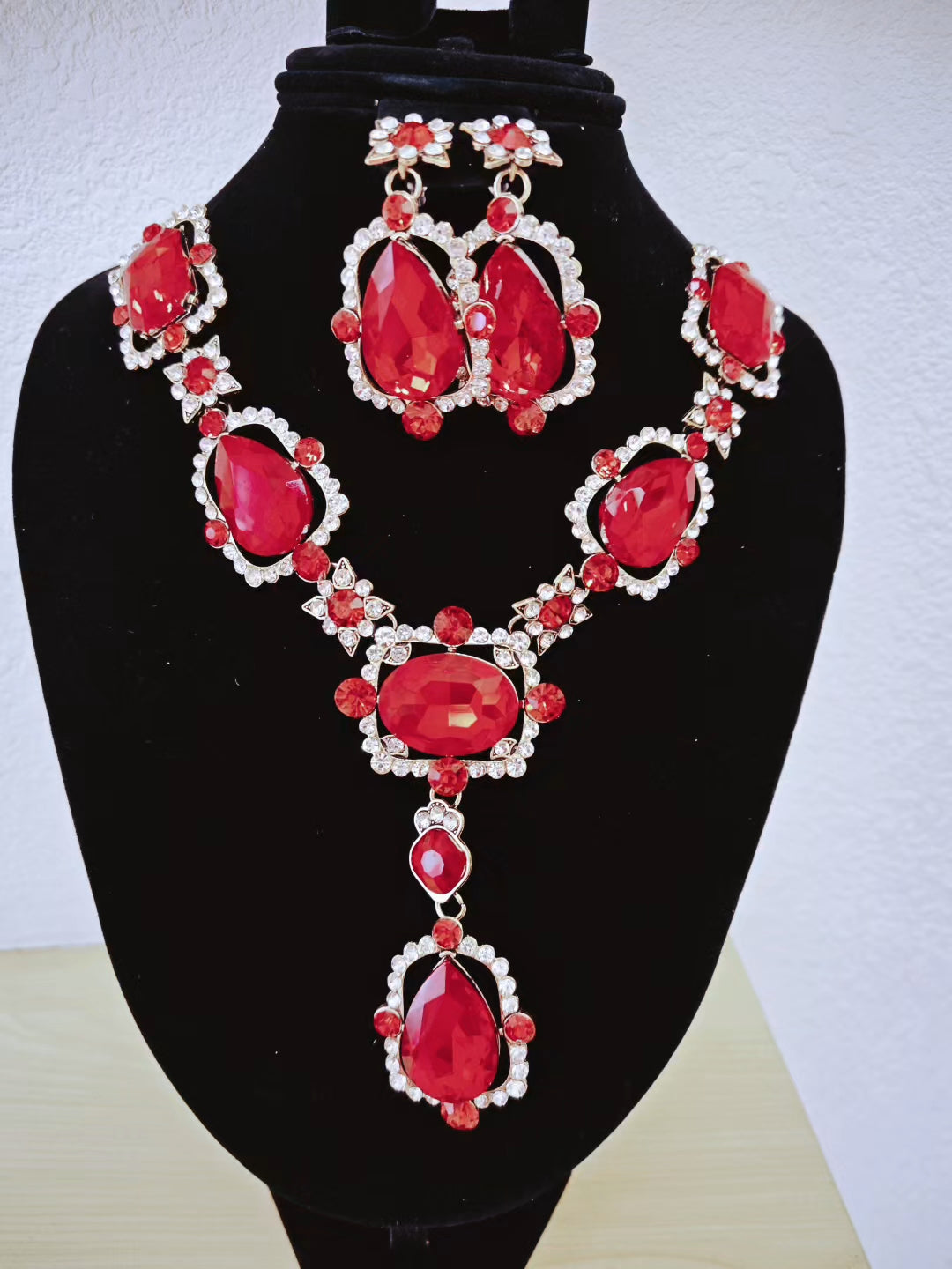 Gold-Plated Red Crystal Star Diamond Tassel Necklace & Earring Set