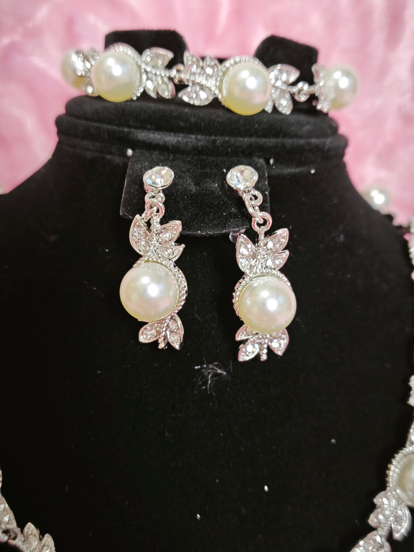 Elegant Pearl & Leaf Statement Jewelry Set