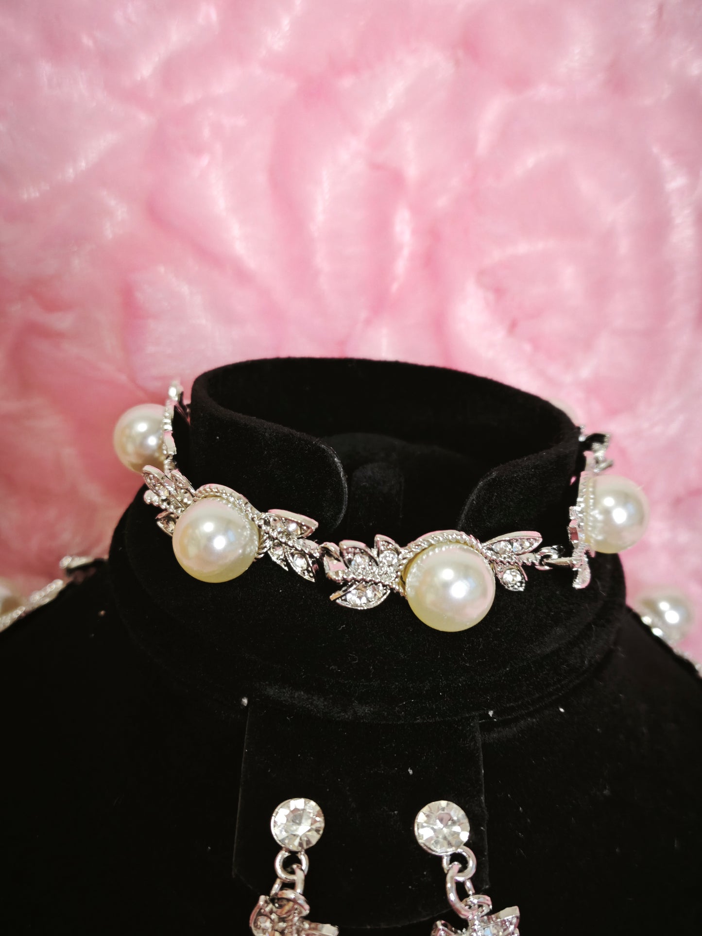 Elegant Pearl & Leaf Statement Jewelry Set