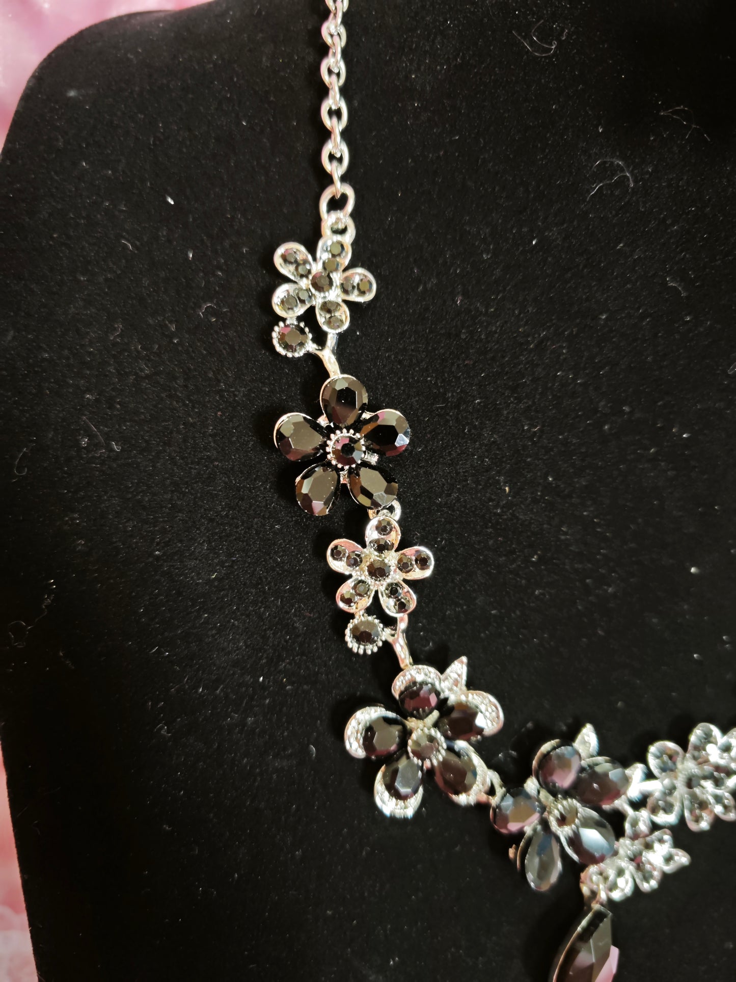 Silver-Tone Dark Gem Flower & Teardrop Jewelry Set