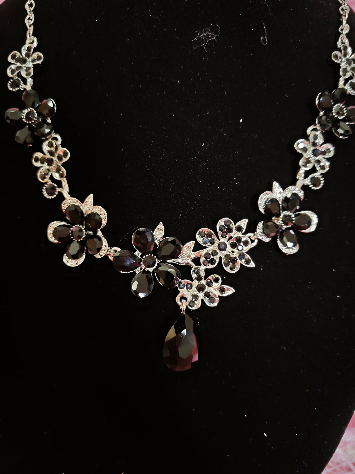 Silver-Tone Dark Gem Flower & Teardrop Jewelry Set