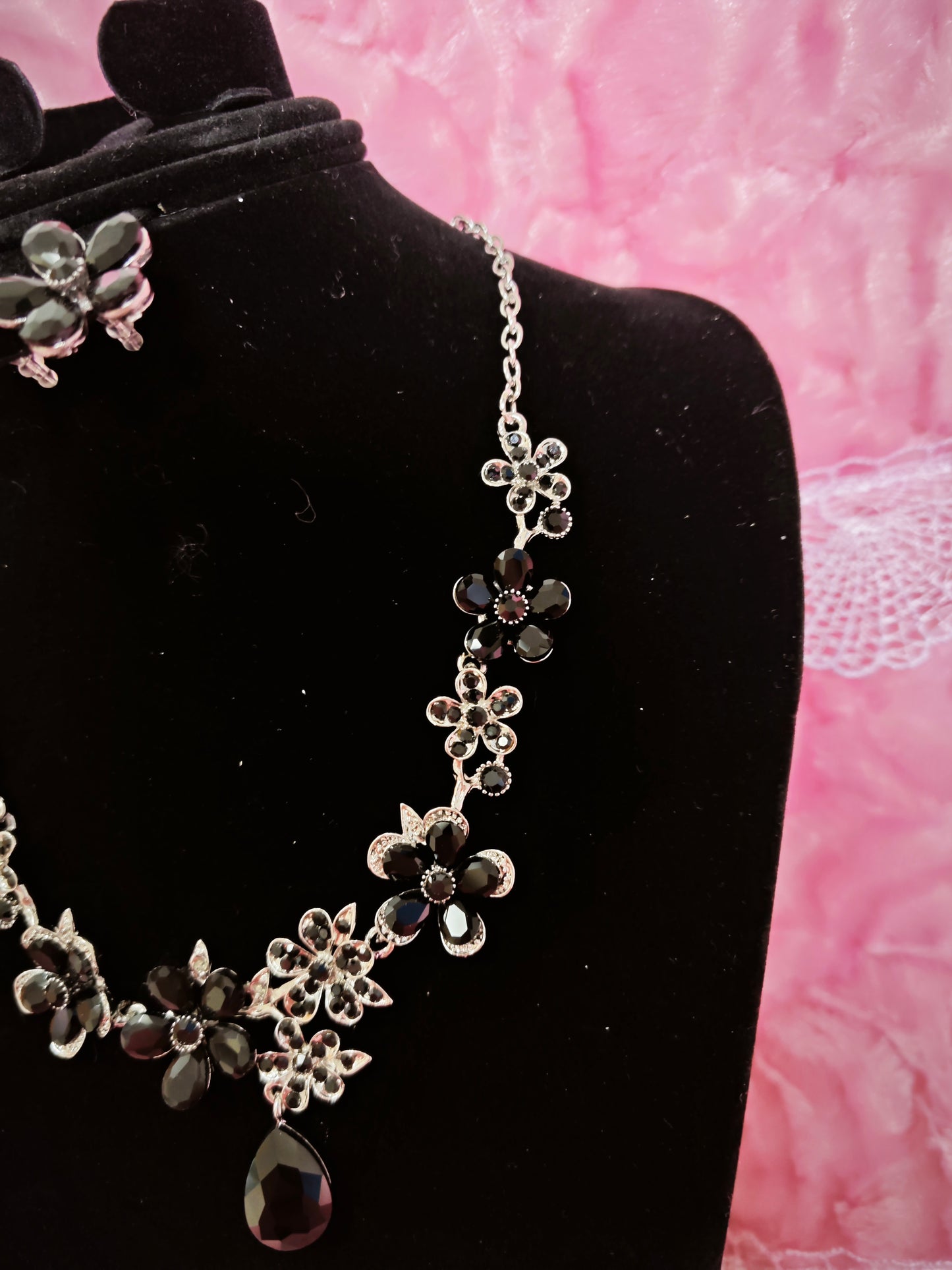 Silver-Tone Dark Gem Flower & Teardrop Jewelry Set