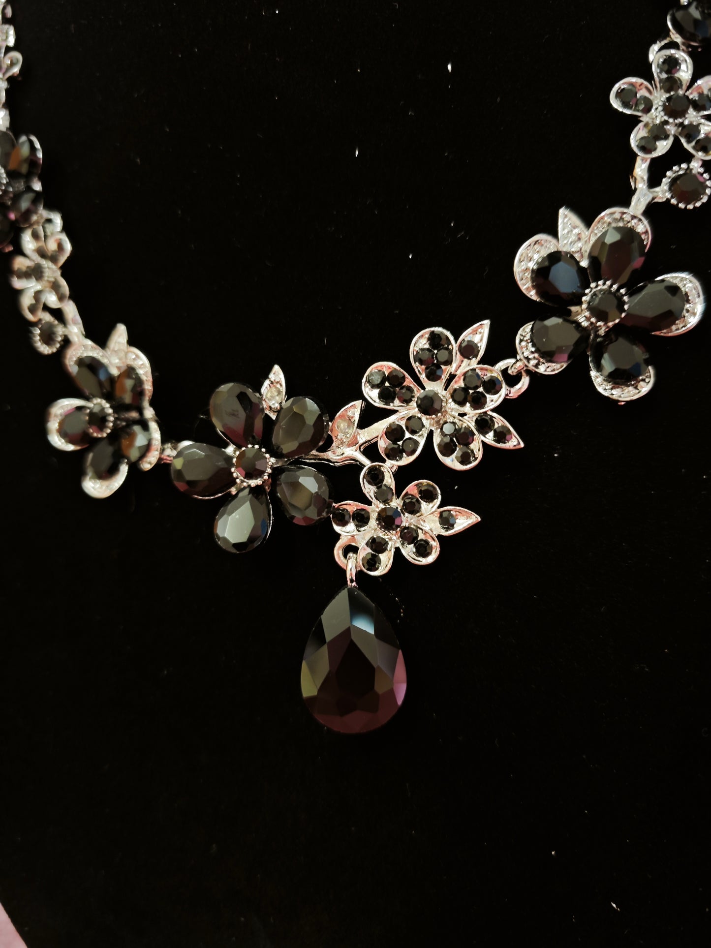 Silver-Tone Dark Gem Flower & Teardrop Jewelry Set