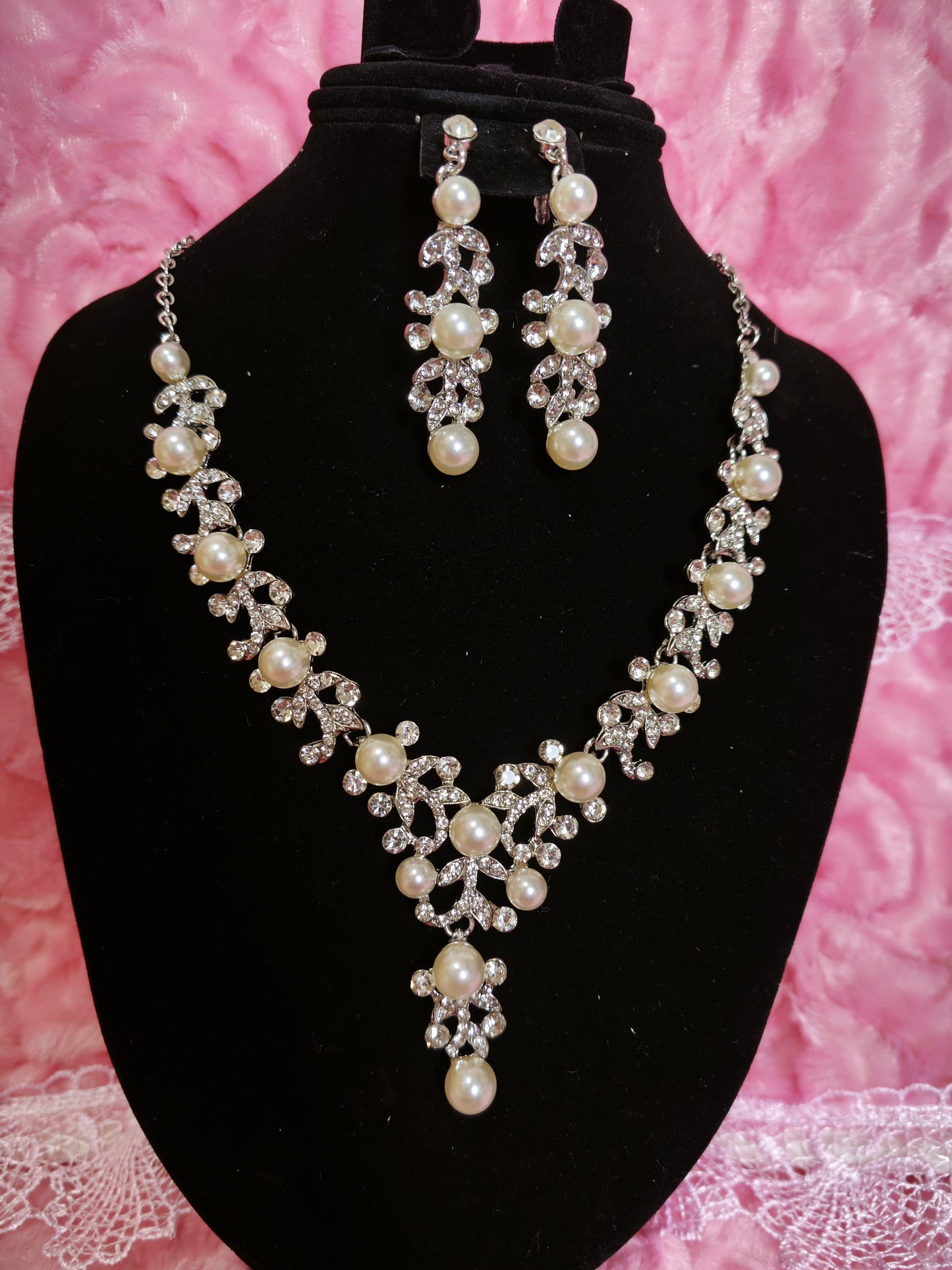 Silver-Tone Pearl & Filigree Crystal Necklace & Earring Set